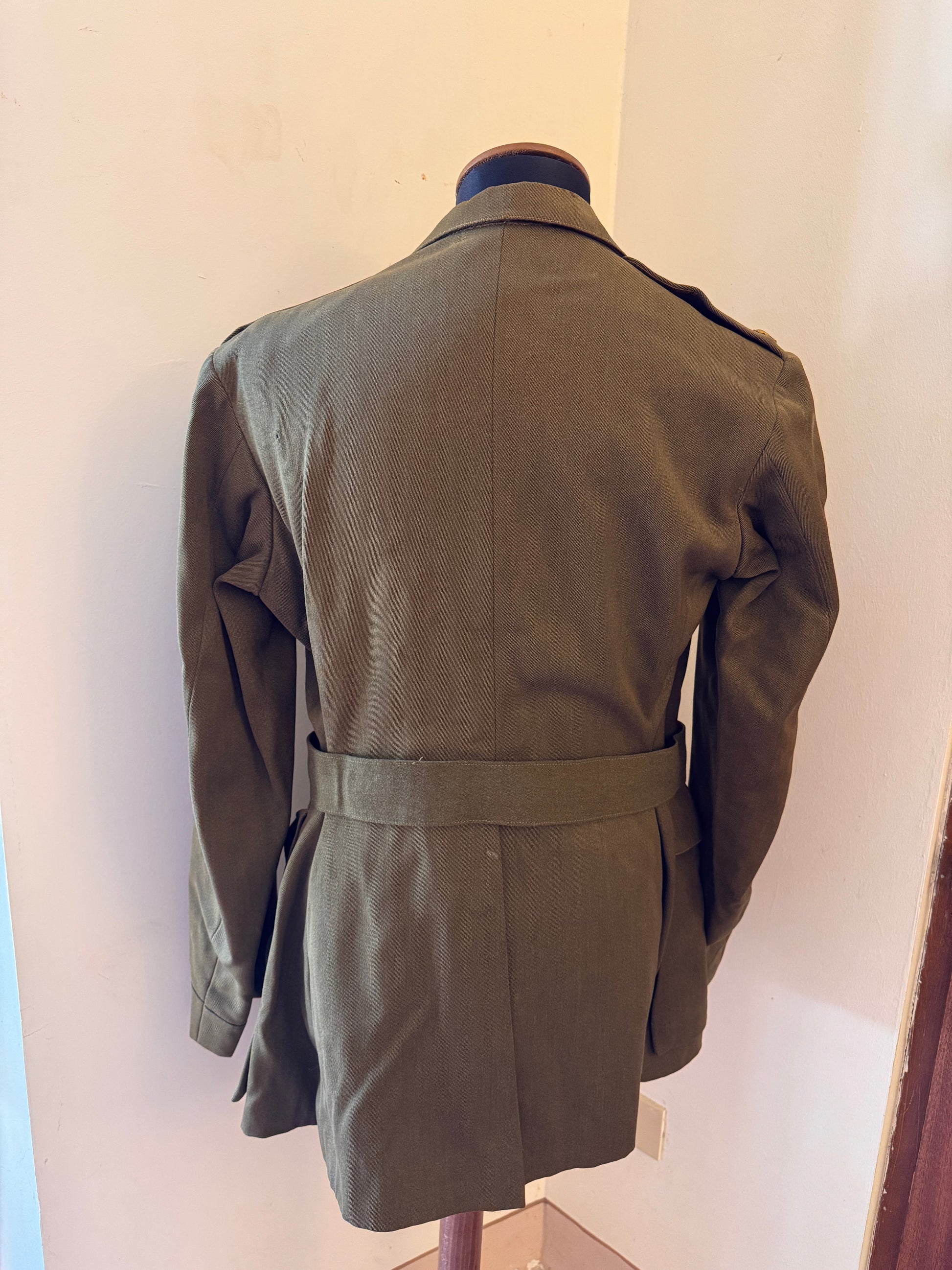 Photo 12 of WW2 British Army Royal Artillery Officer's Uniform Tunic & Trousers - collectible militaria item