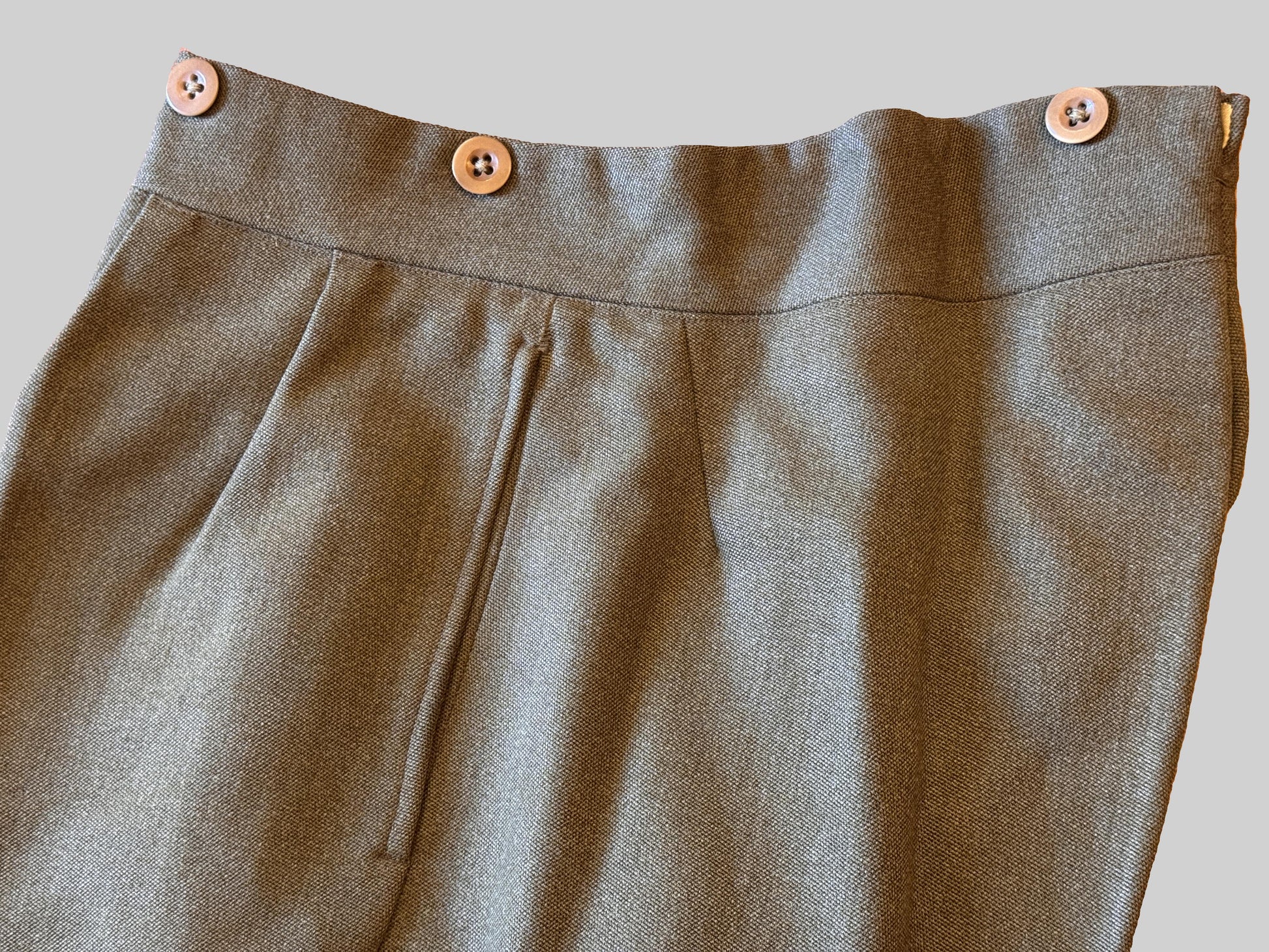 Photo 15 of WW2 British Army Royal Artillery Officer's Uniform Tunic & Trousers - collectible militaria item