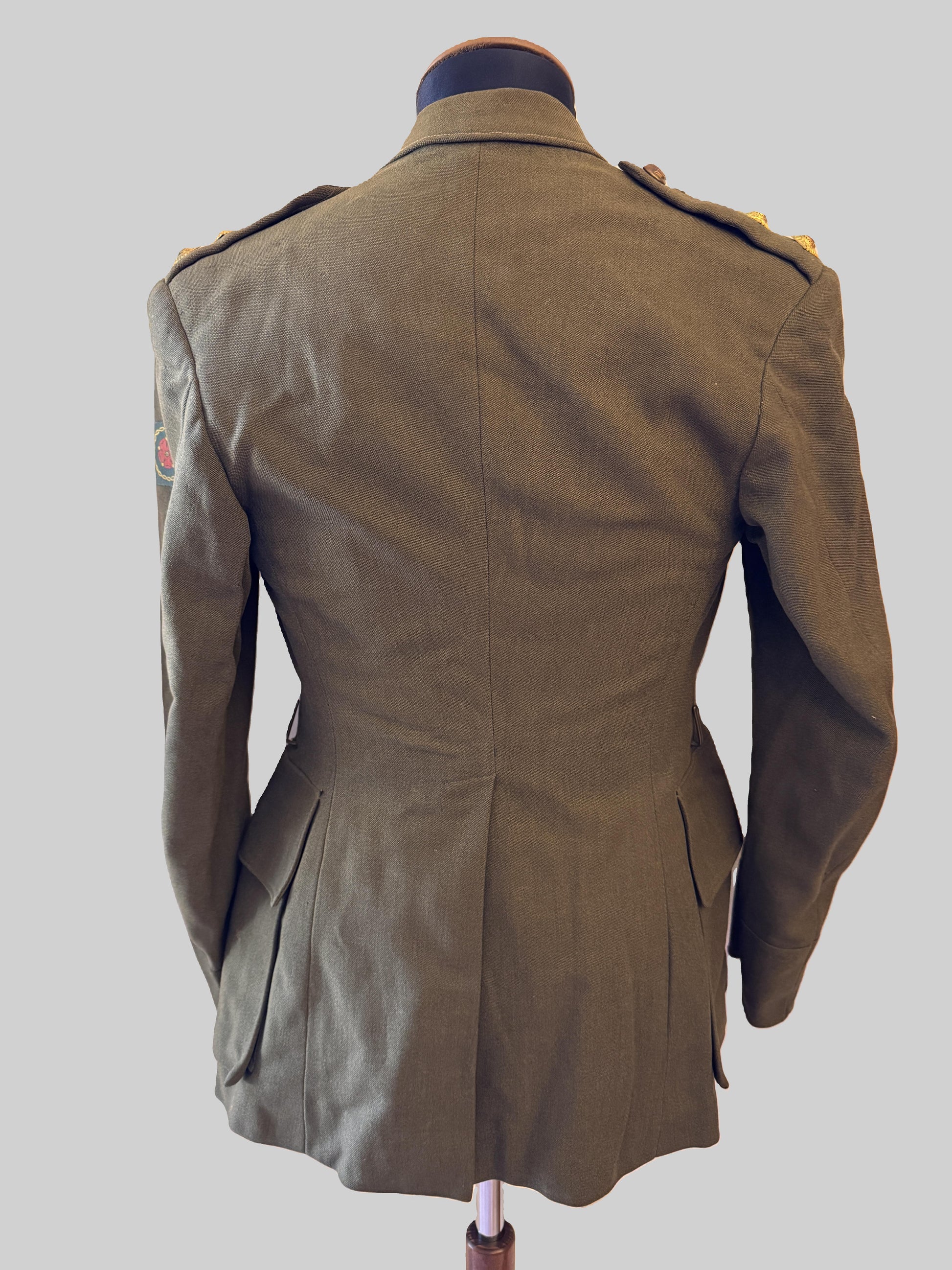Photo 15 of WW2 British Army King's Own Yorkshire Light Infantry Officer's Uniform (KOYLI) - collectible militaria item