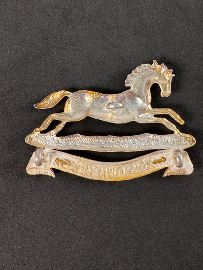 Photo 2 of WW1 British Army 3rd King's Own Hussars Officer's Silver/Gilt Cap Badge - collectible militaria item