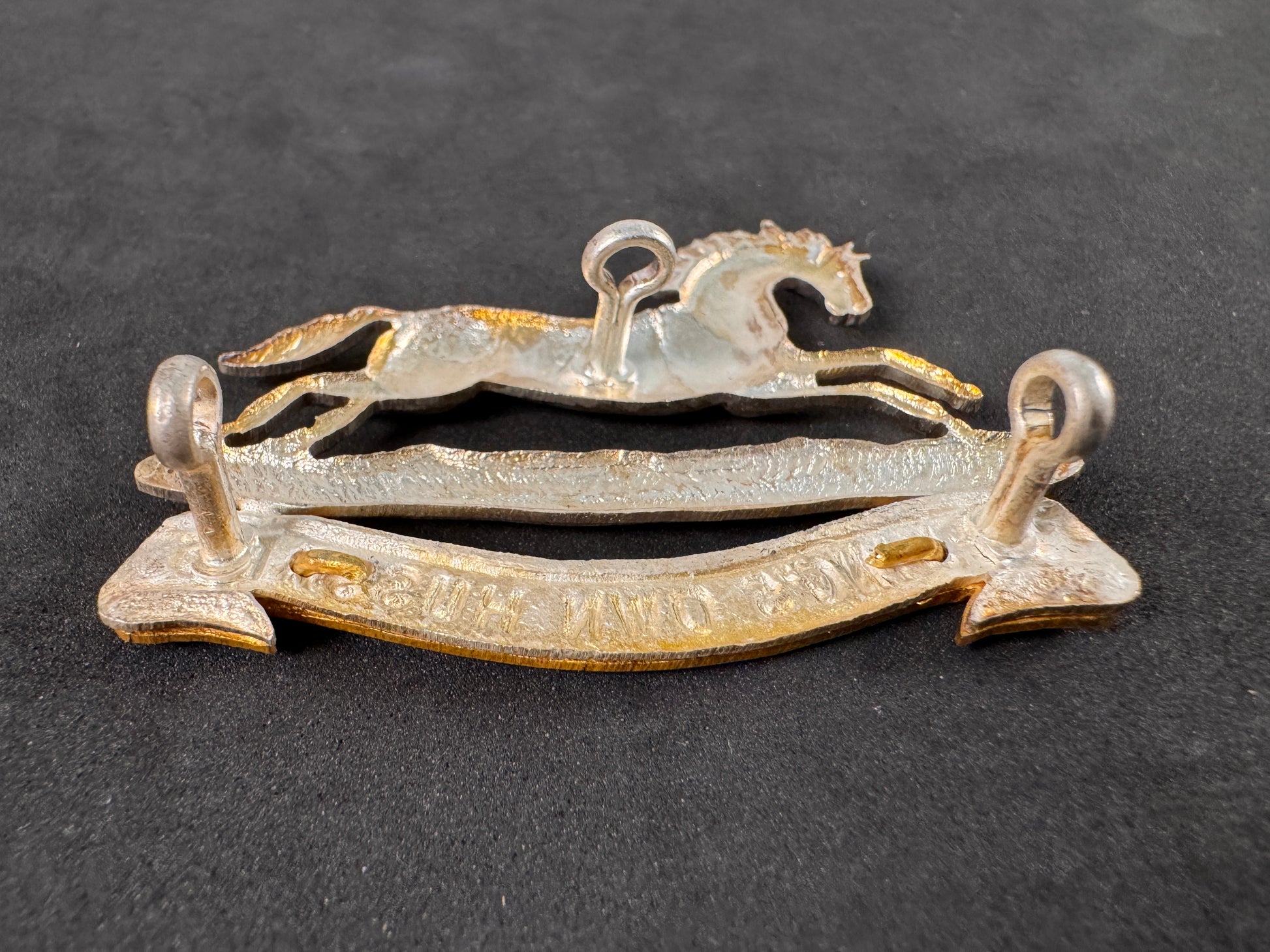 Photo 3 of WW1 British Army 3rd King's Own Hussars Officer's Silver/Gilt Cap Badge - collectible militaria item