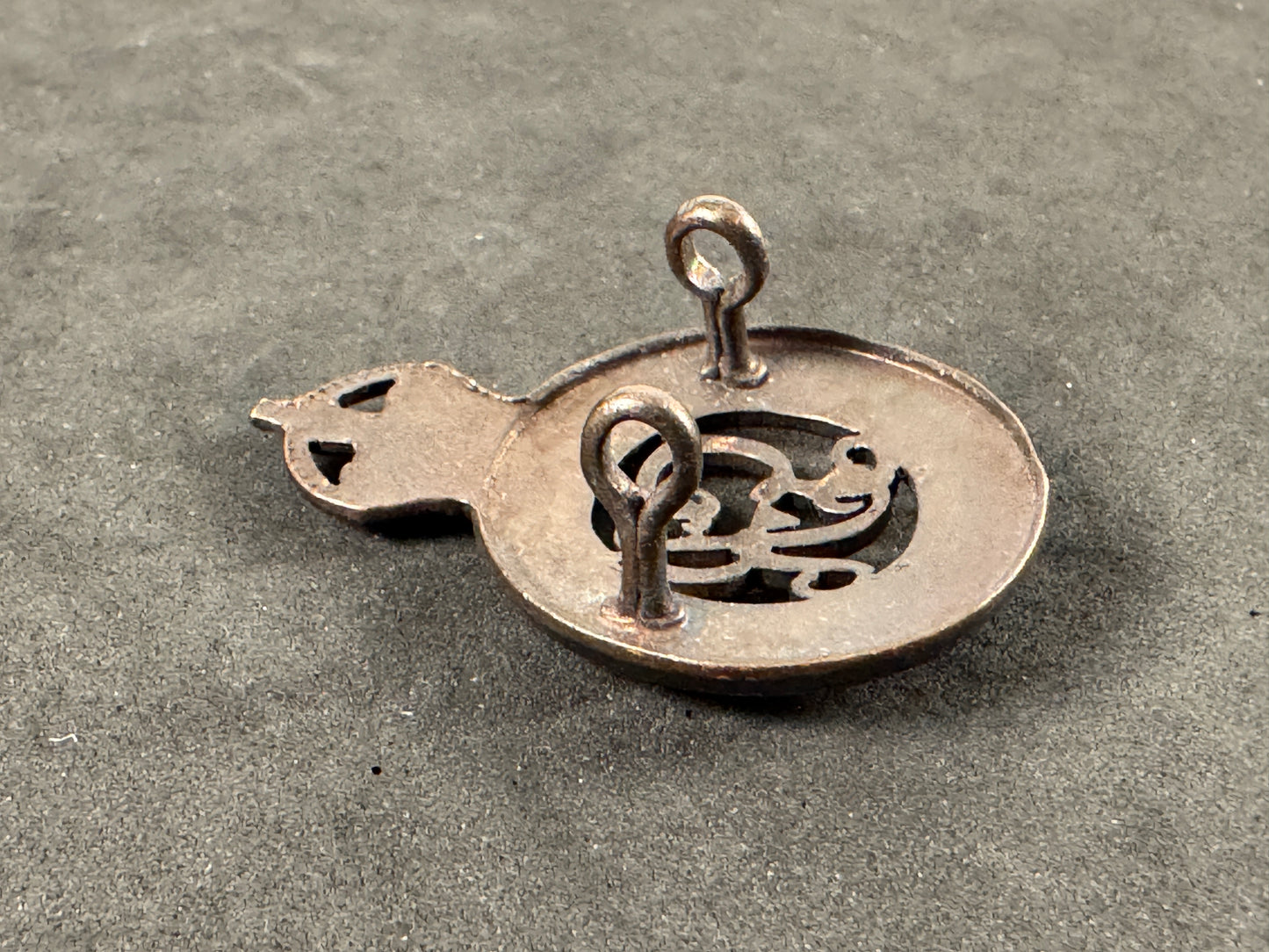 Photo 3 of WW1 British Army Royal Horse Guards Officer's Cap Badge - collectible militaria item