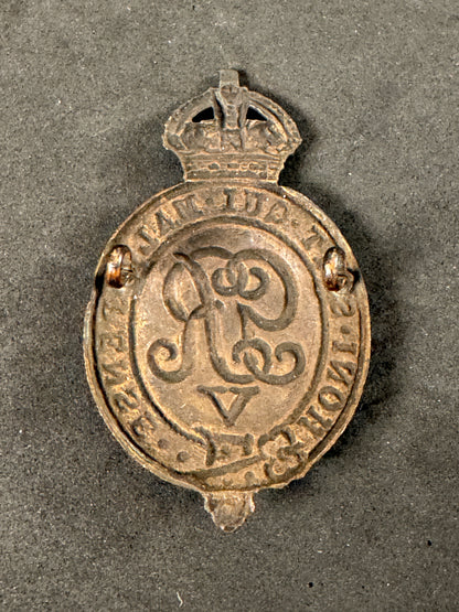 Photo 2 of WW1 British Army Household Battalion Officer's Cap Badge - collectible militaria item