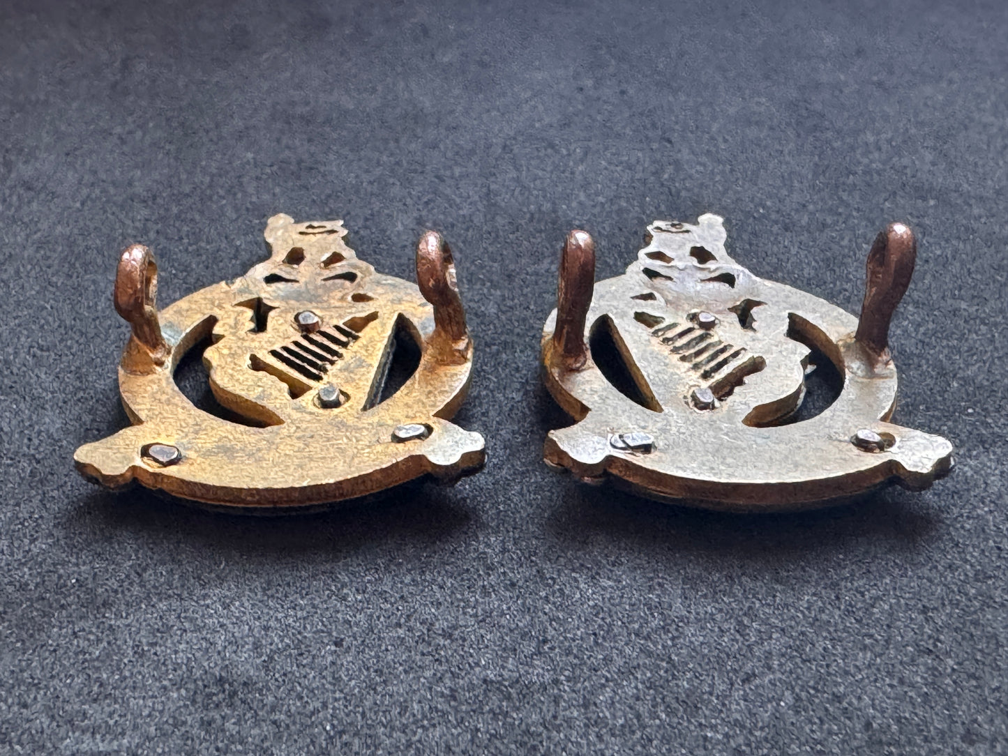 Photo 3 of Queen's Royal Irish Hussars Officer's Collar Badges (Pair) - collectible militaria item