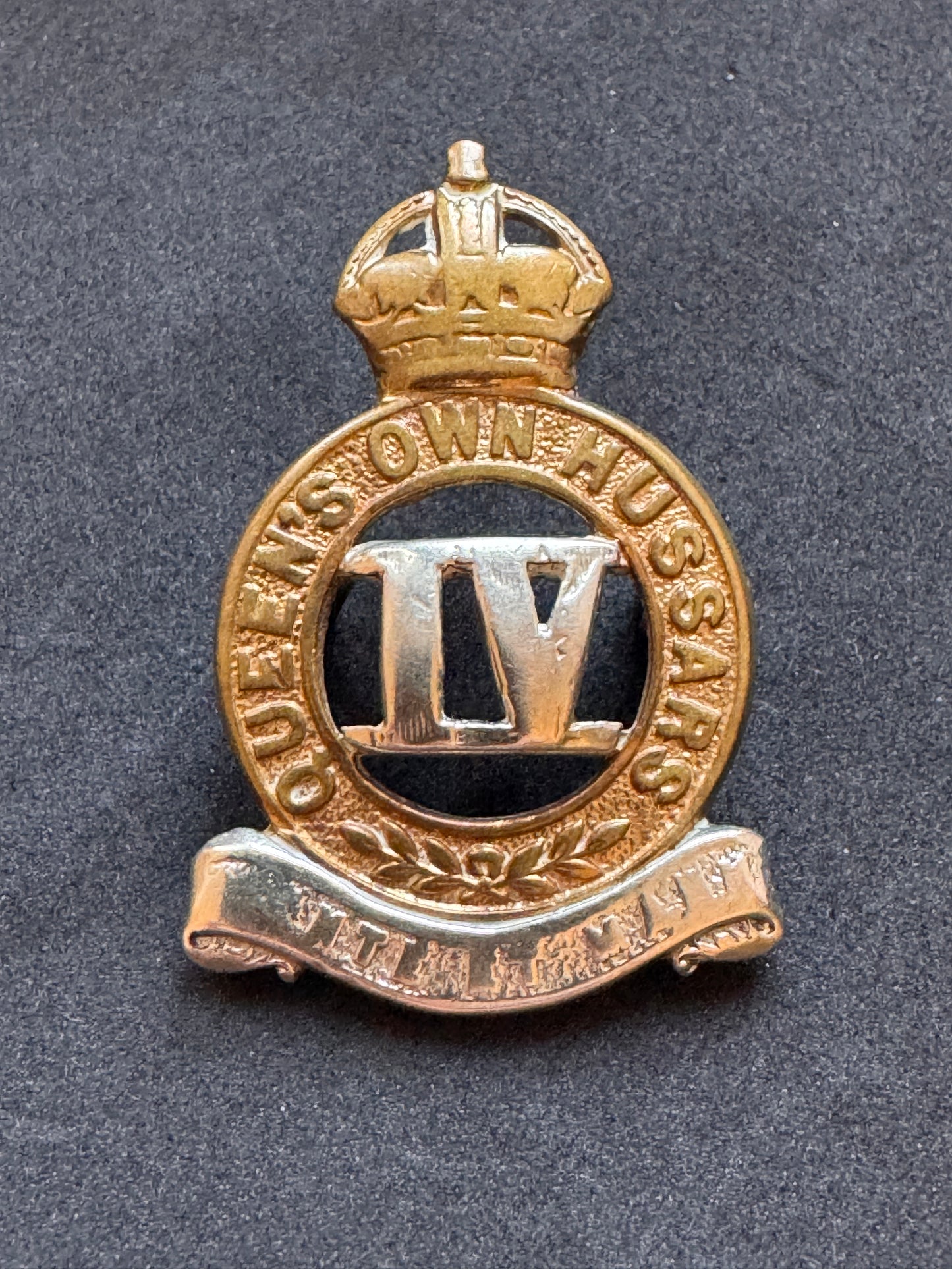 Photo 1 of WW2 British Army 4th Queen's Own Hussars Officer's Cap Badge - collectible militaria item