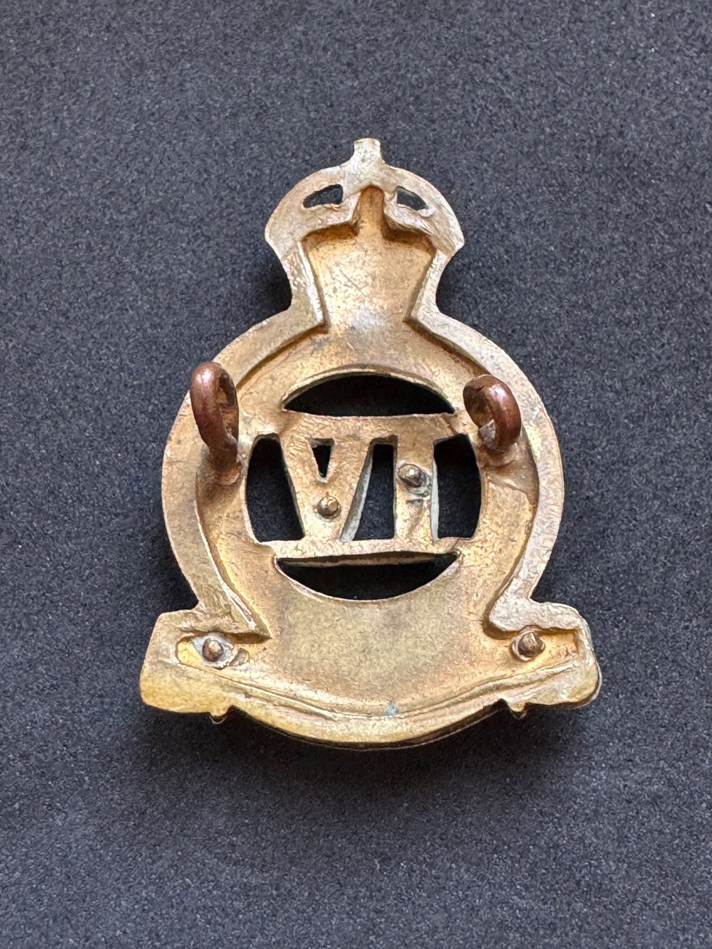 Photo 2 of WW2 British Army 4th Queen's Own Hussars Officer's Cap Badge - collectible militaria item