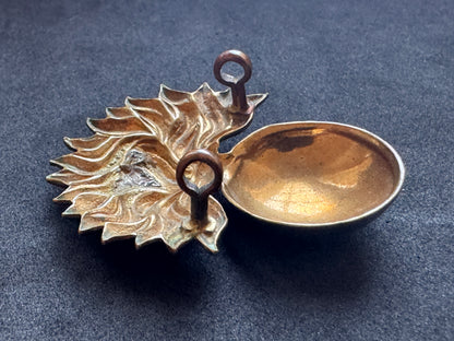 Photo 3 of WW2 British Army Grenadier Guards Cap Badge - collectible militaria item