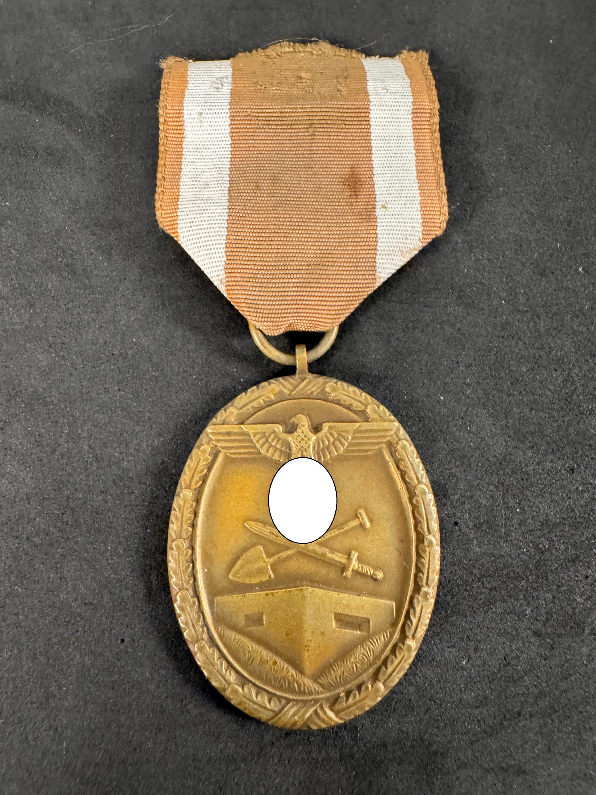 Photo 1 of WW2 German Westwall Medal - Deutsches Schutzwall-Ehrenzeichen - collectible militaria item