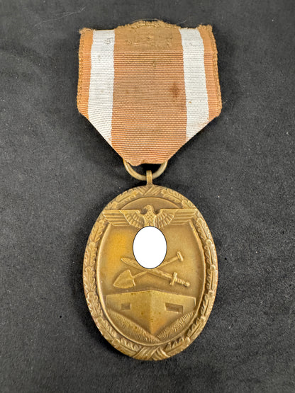 Photo 1 of WW2 German Westwall Medal - Deutsches Schutzwall-Ehrenzeichen - collectible militaria item