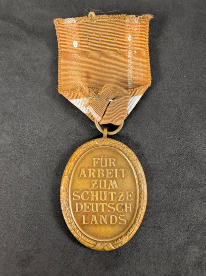 Photo 4 of WW2 German Westwall Medal - Deutsches Schutzwall-Ehrenzeichen - collectible militaria item
