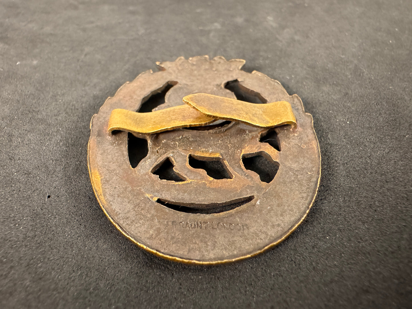 Photo 4 of WW1 British Army York and Lancaster Regiment Officer's Cap Badge GAUNT - collectible militaria item