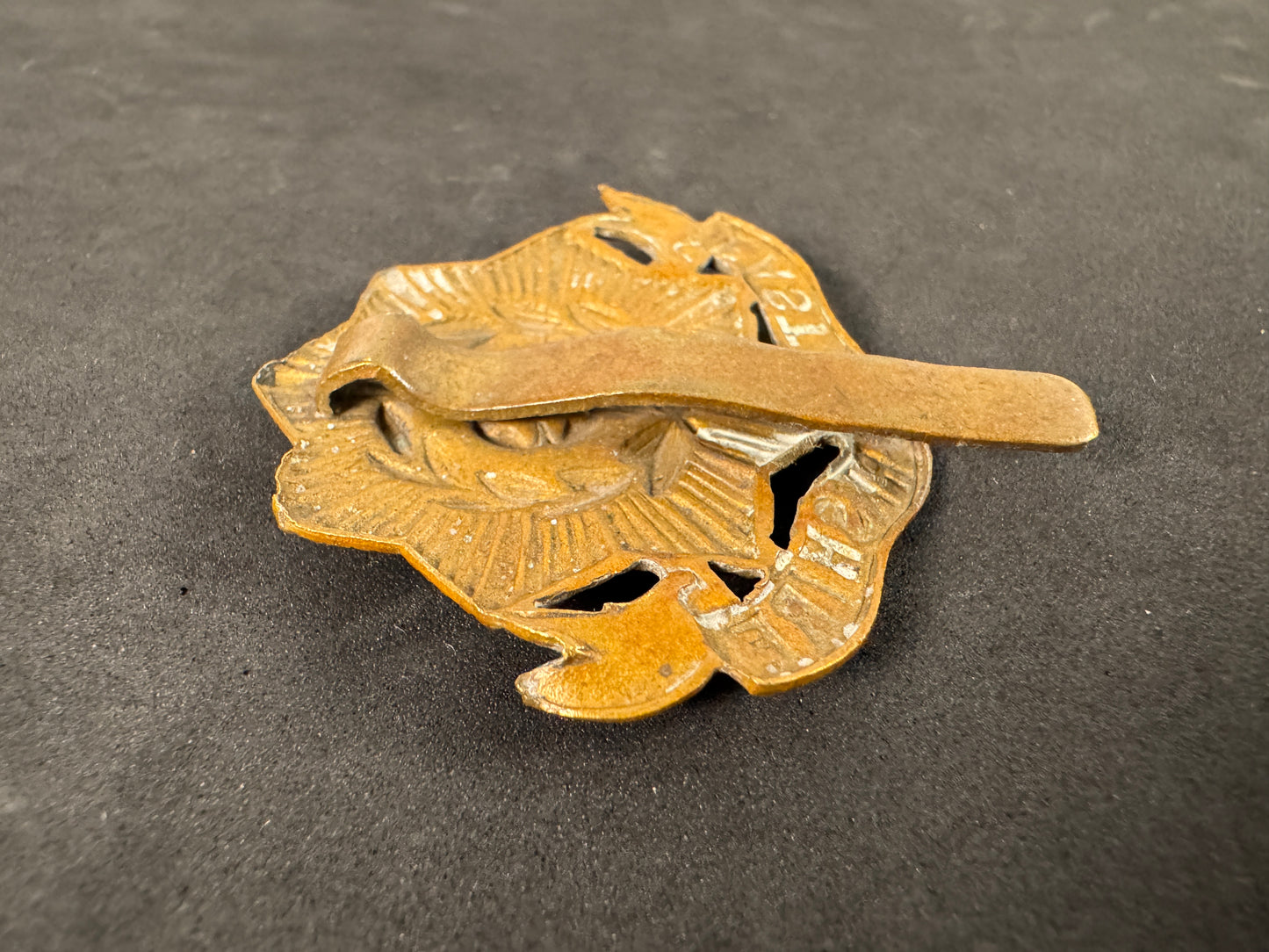 Photo 3 of WW2 British Army East Yorkshire Regiment Cap Badge - collectible militaria item