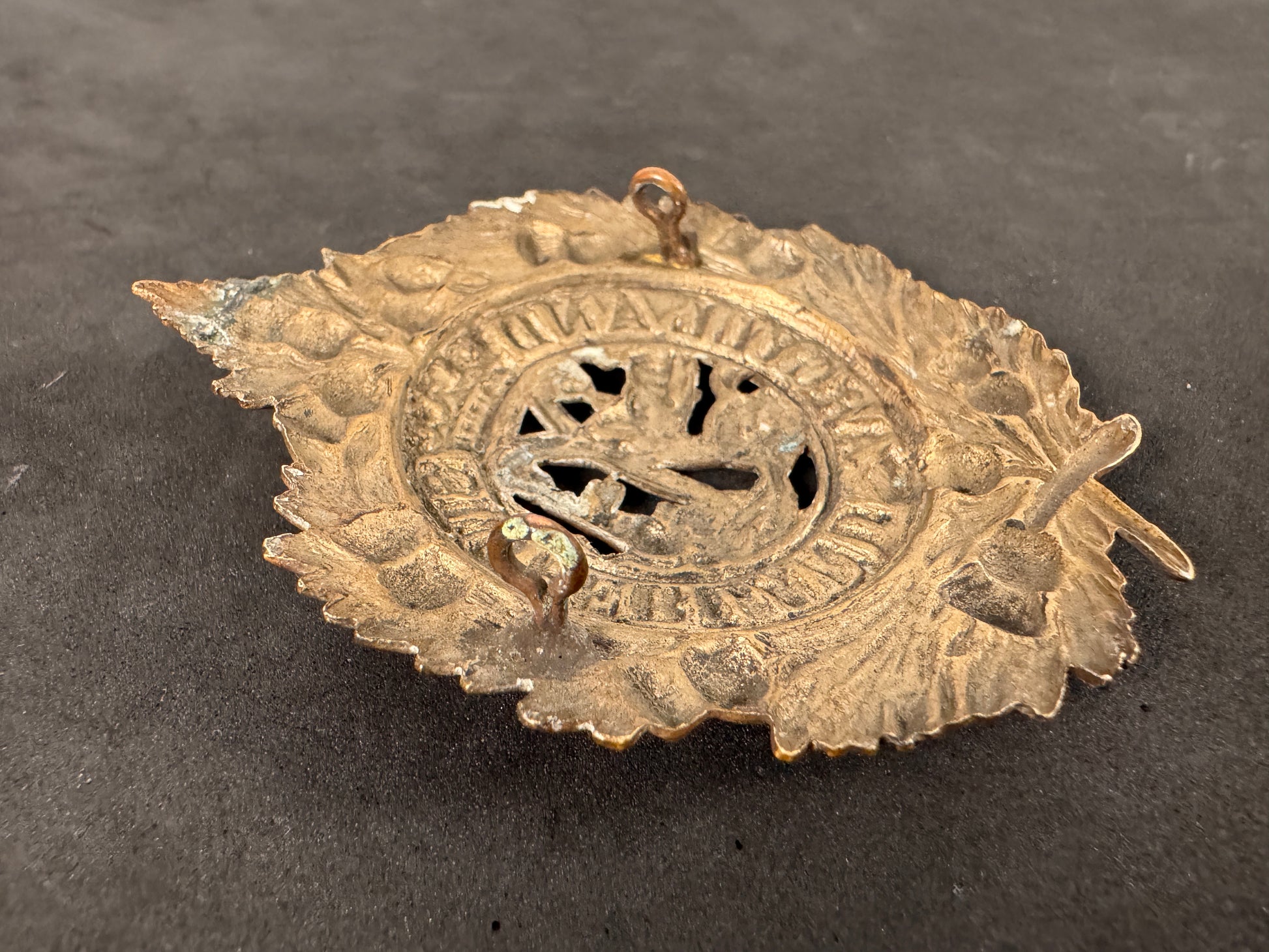 Photo 3 of WW2 British Argyll & Sutherland Highlanders Bonnet Badge - collectible militaria item