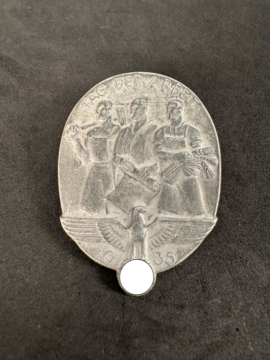 Photo 1 of Third Reich Tag Der Arbeit 1935 Tinnie Badge - collectible militaria item