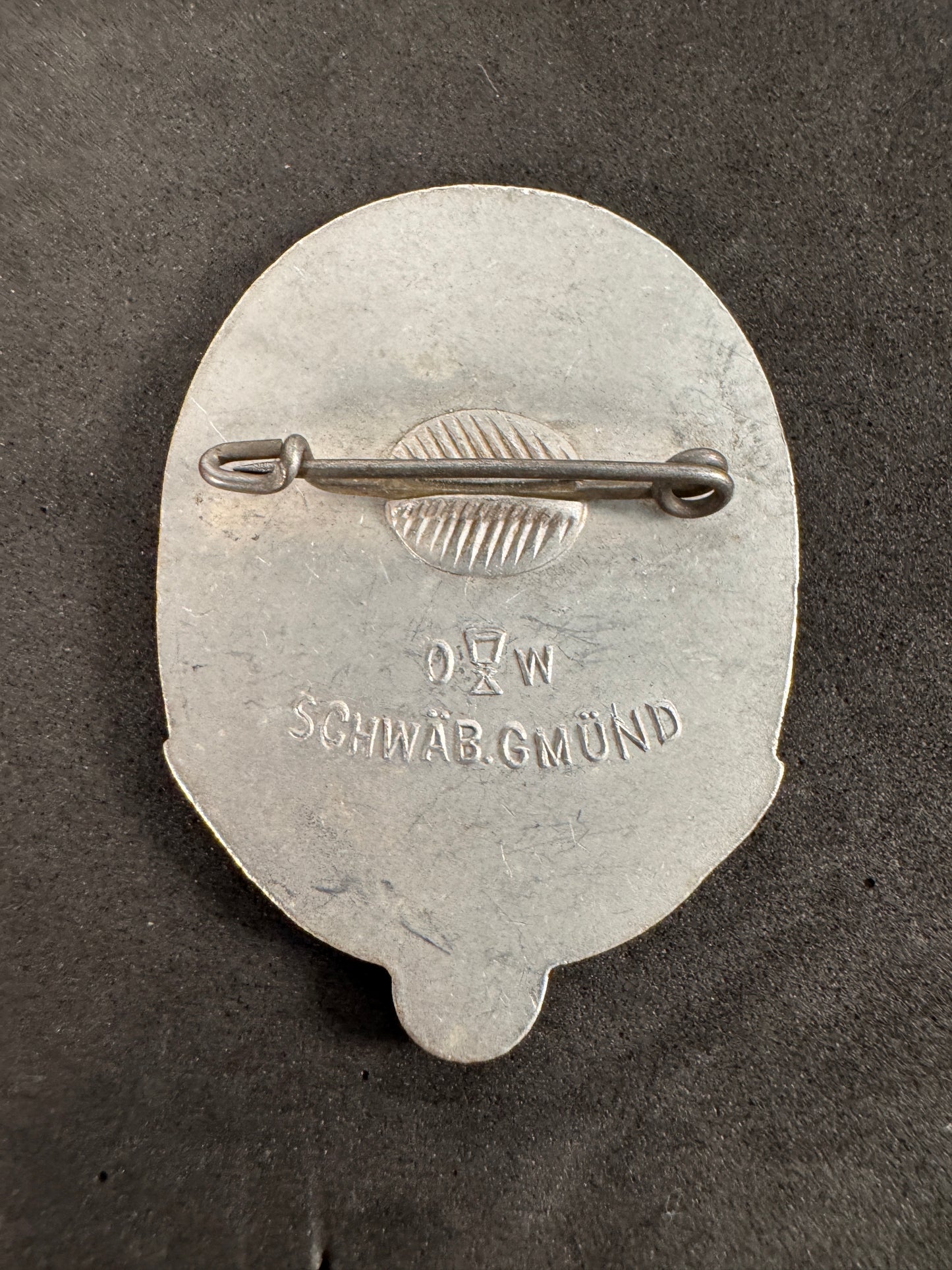 Photo 3 of Third Reich Tag Der Arbeit 1935 Tinnie Badge - collectible militaria item