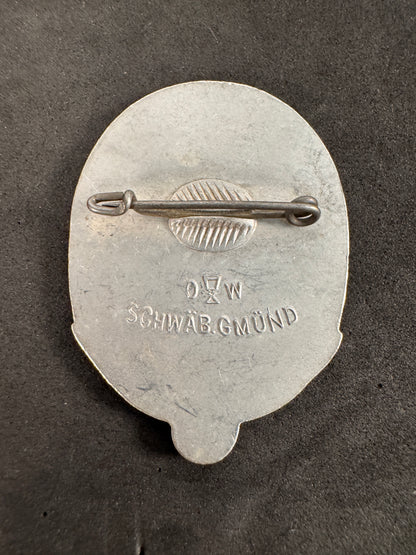 Photo 3 of Third Reich Tag Der Arbeit 1935 Tinnie Badge - collectible militaria item