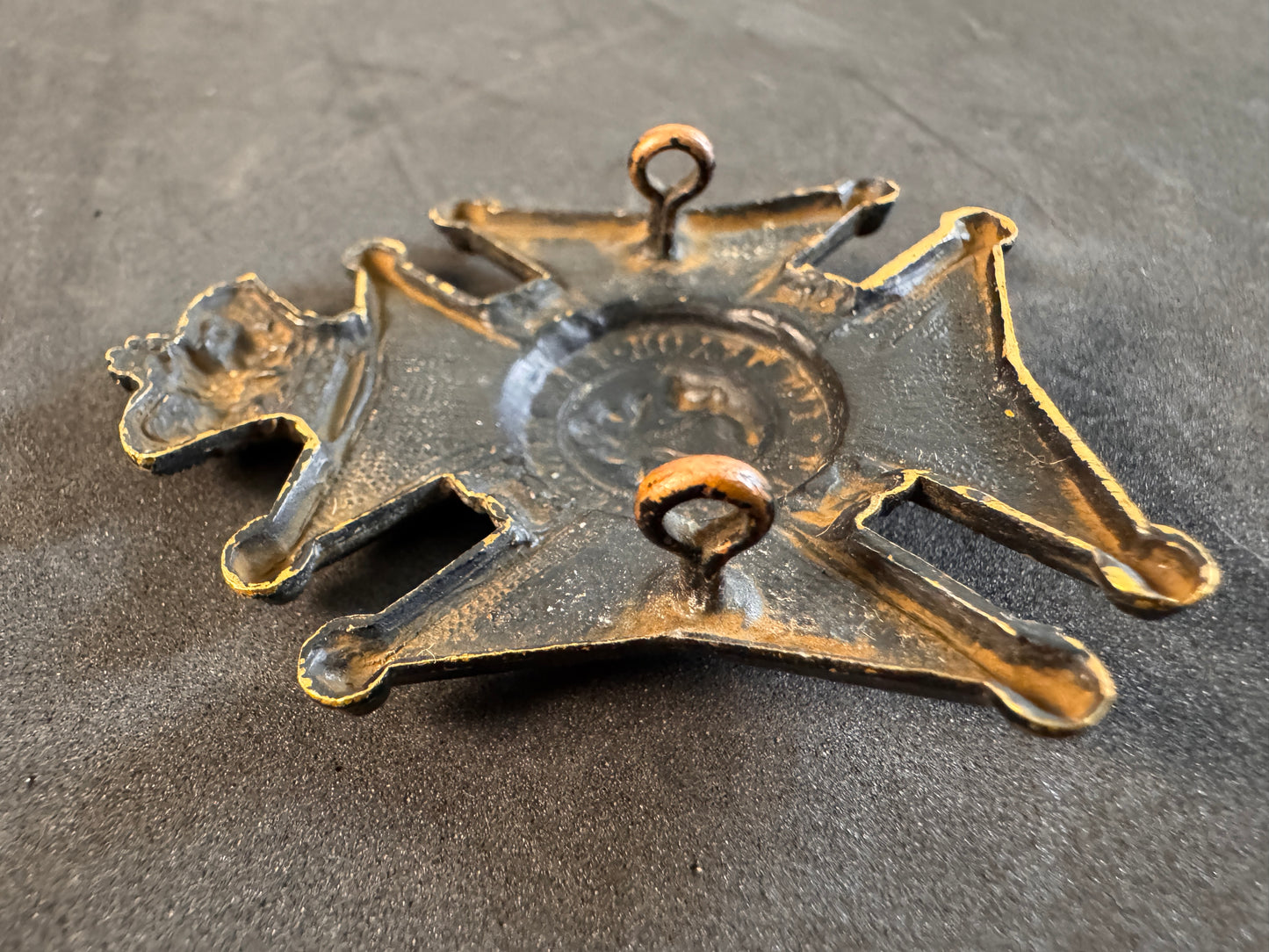 Photo 3 of The King's Royal Rifle Corps Glengarry Cap Badge - Victorian British Army - collectible militaria item