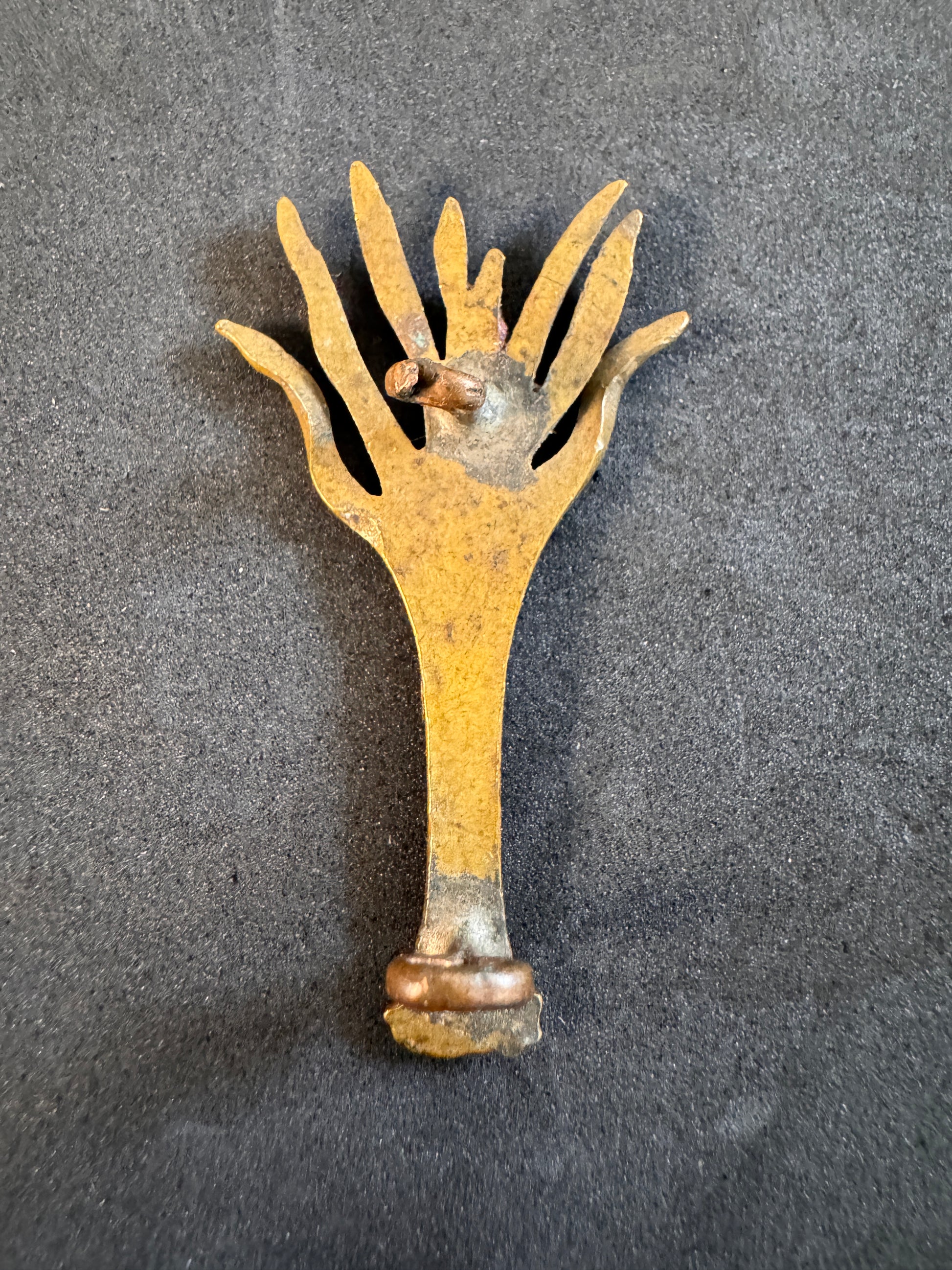 Photo 2 of WW2 British Army Welsh Guards Cap Badge - collectible militaria item