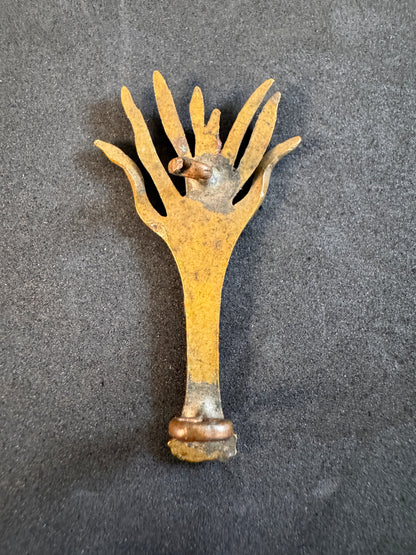 Photo 2 of WW2 British Army Welsh Guards Cap Badge - collectible militaria item