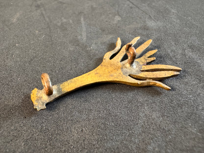 Photo 3 of WW2 British Army Welsh Guards Cap Badge - collectible militaria item