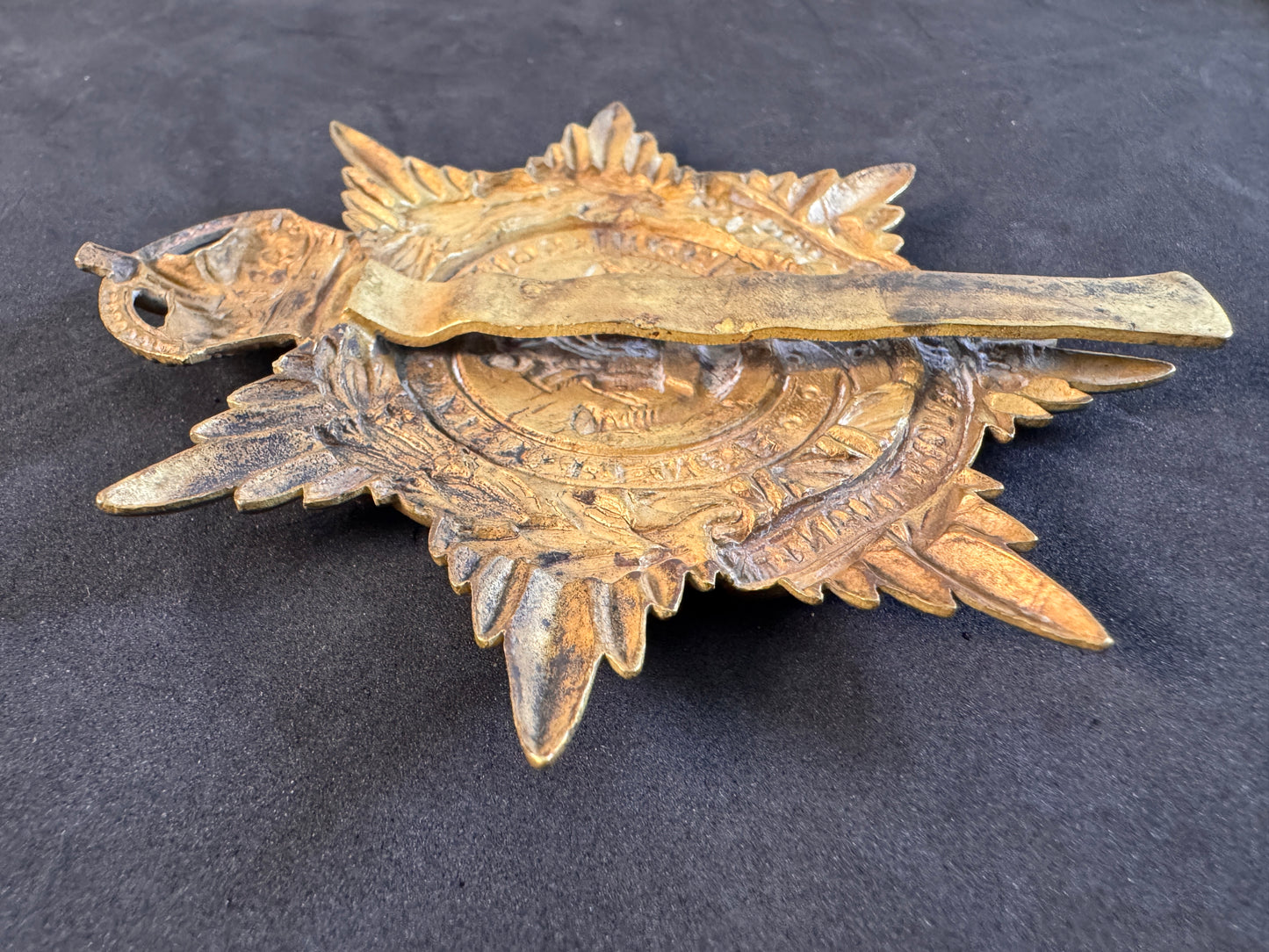 Image of product: british army duke of cornwalls light infantry valise badge 1920s