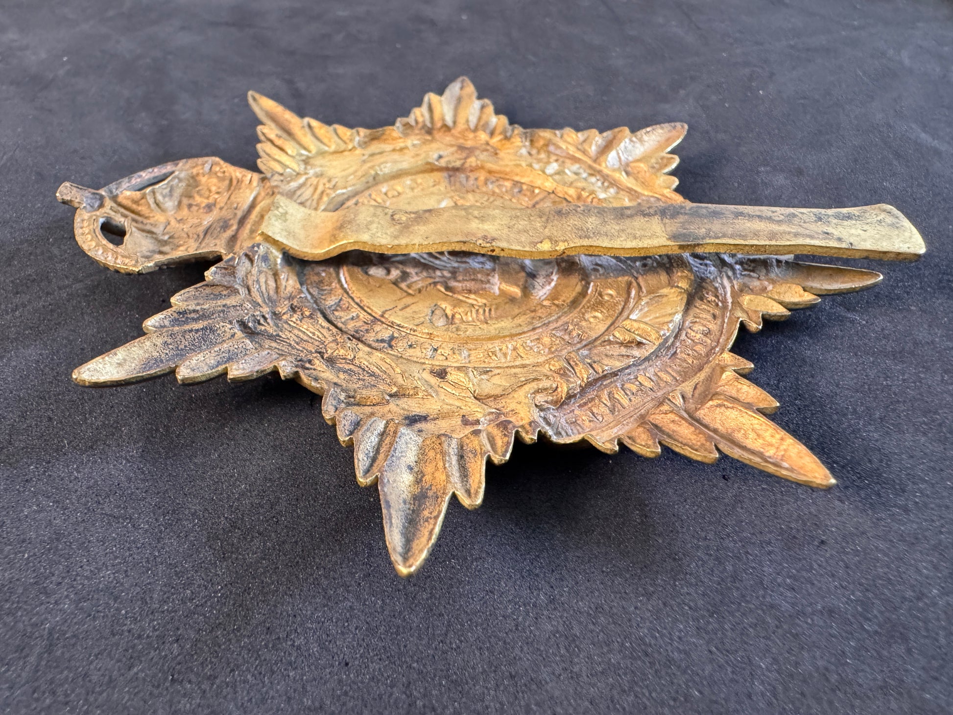 Image of product: british army duke of cornwalls light infantry valise badge 1920s