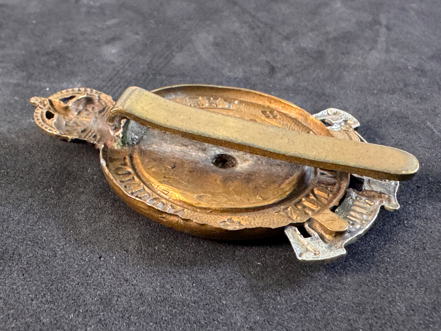 Image of product: ww1 british army the city of london yeomanry rough riders cap badge