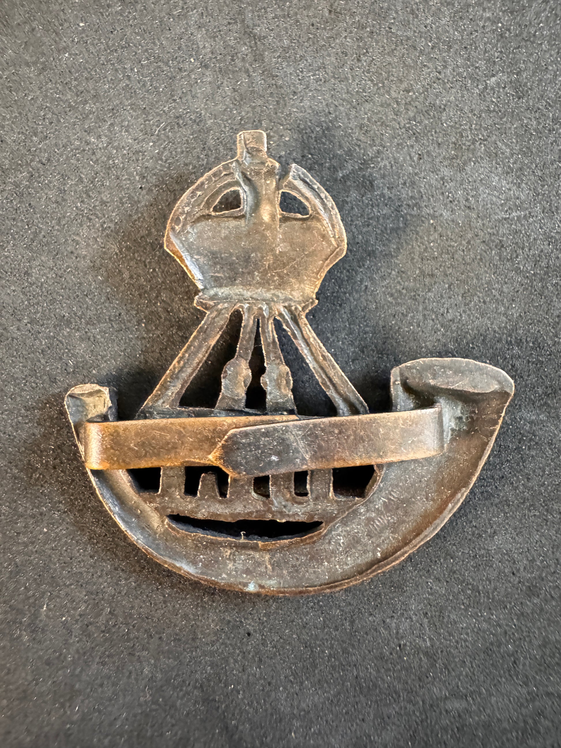 Image of product: british army durham light infantry officers service cap badge