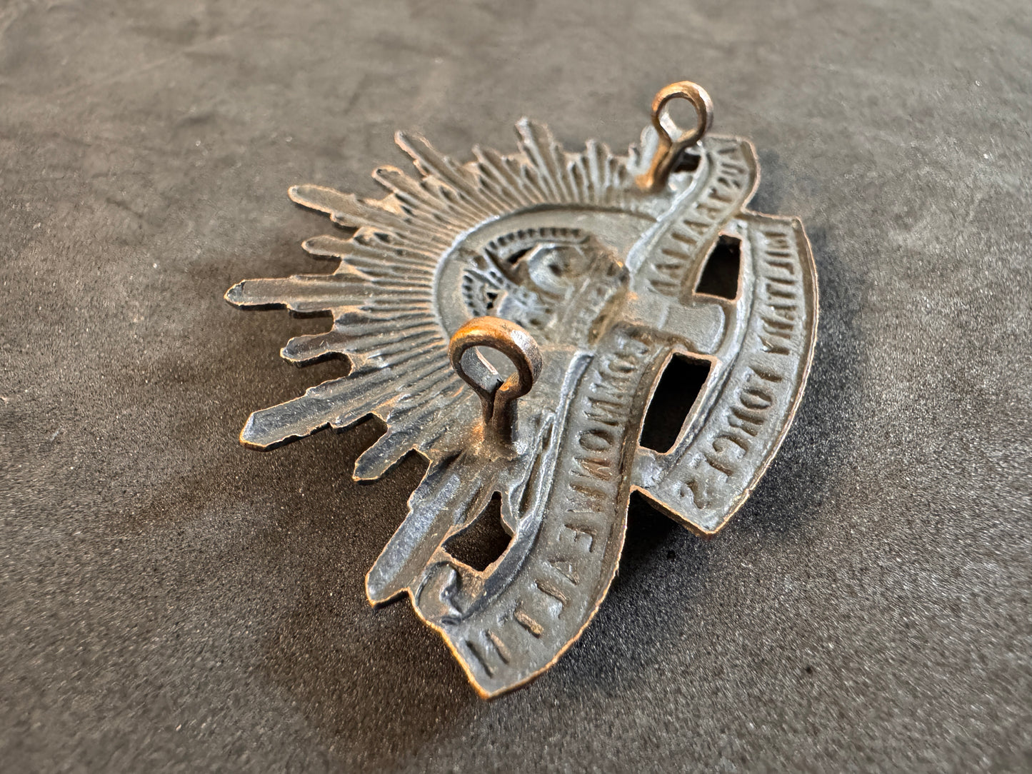 Image of product: australian commonwealth military forces rising sun cap badge