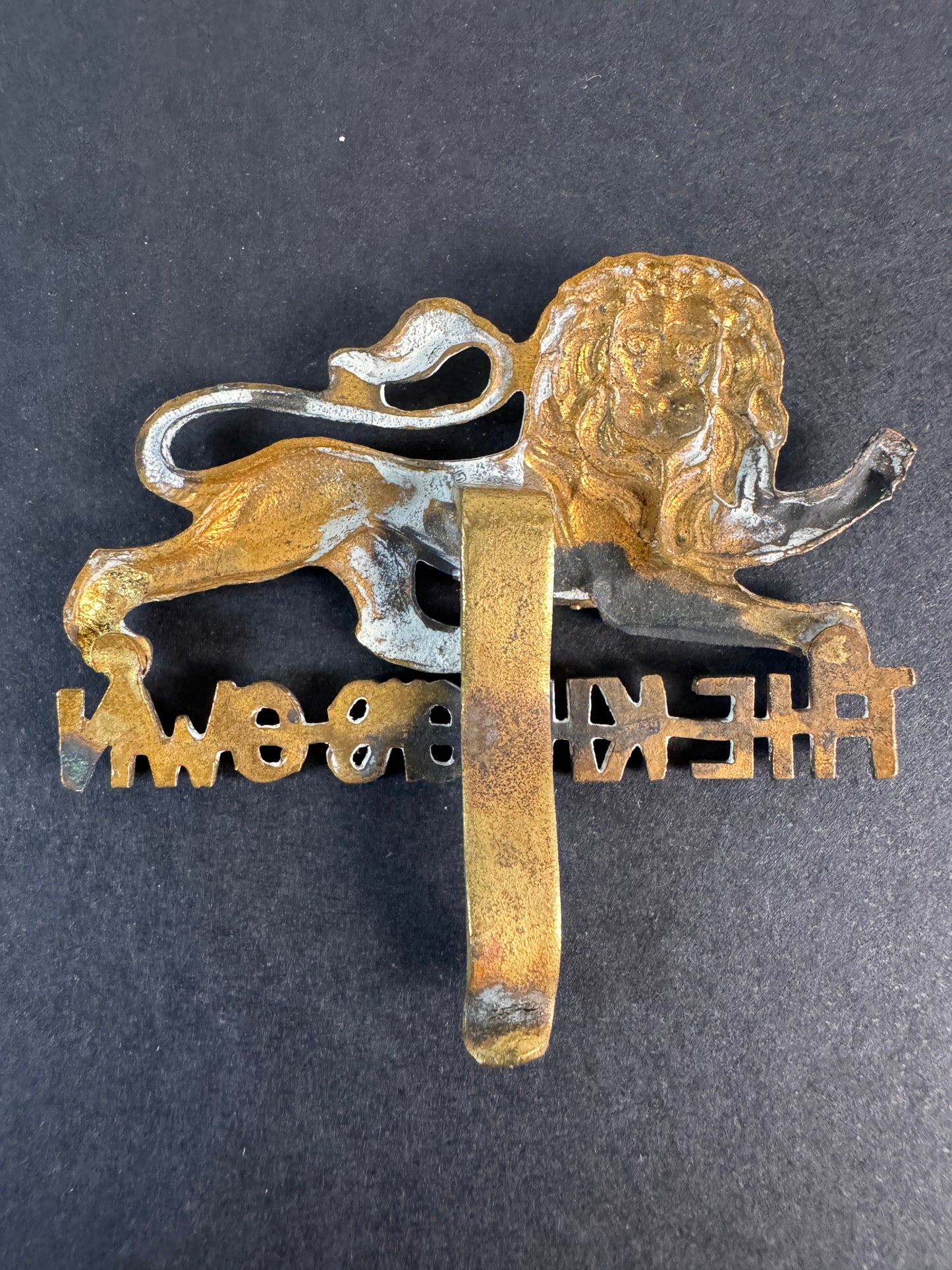 Image of product: ww2 british army kings own lancaster regiment cap badge