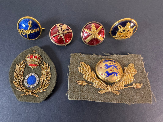 Image of WW1 WW2 Era Danish Army Officer Cap Buttons & Badges
