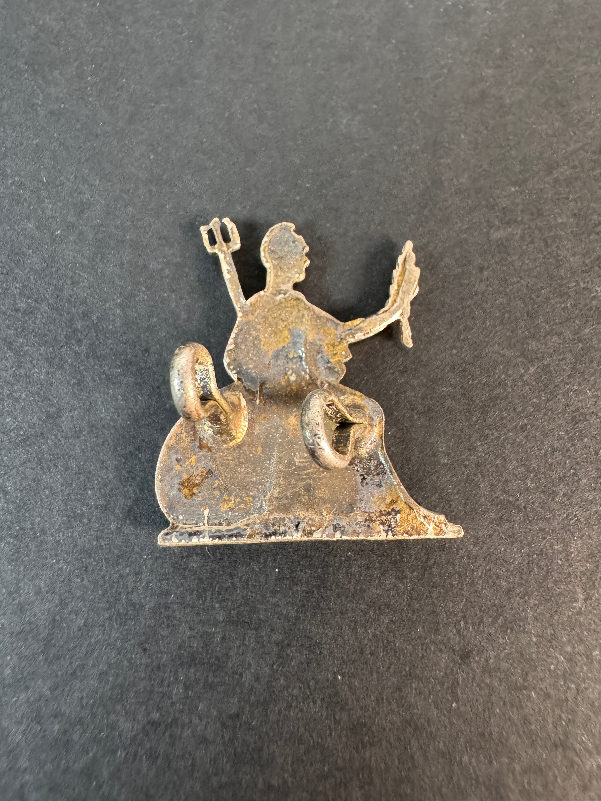 Image of product: ww2 british army royal norfolk regiment officers cap badge