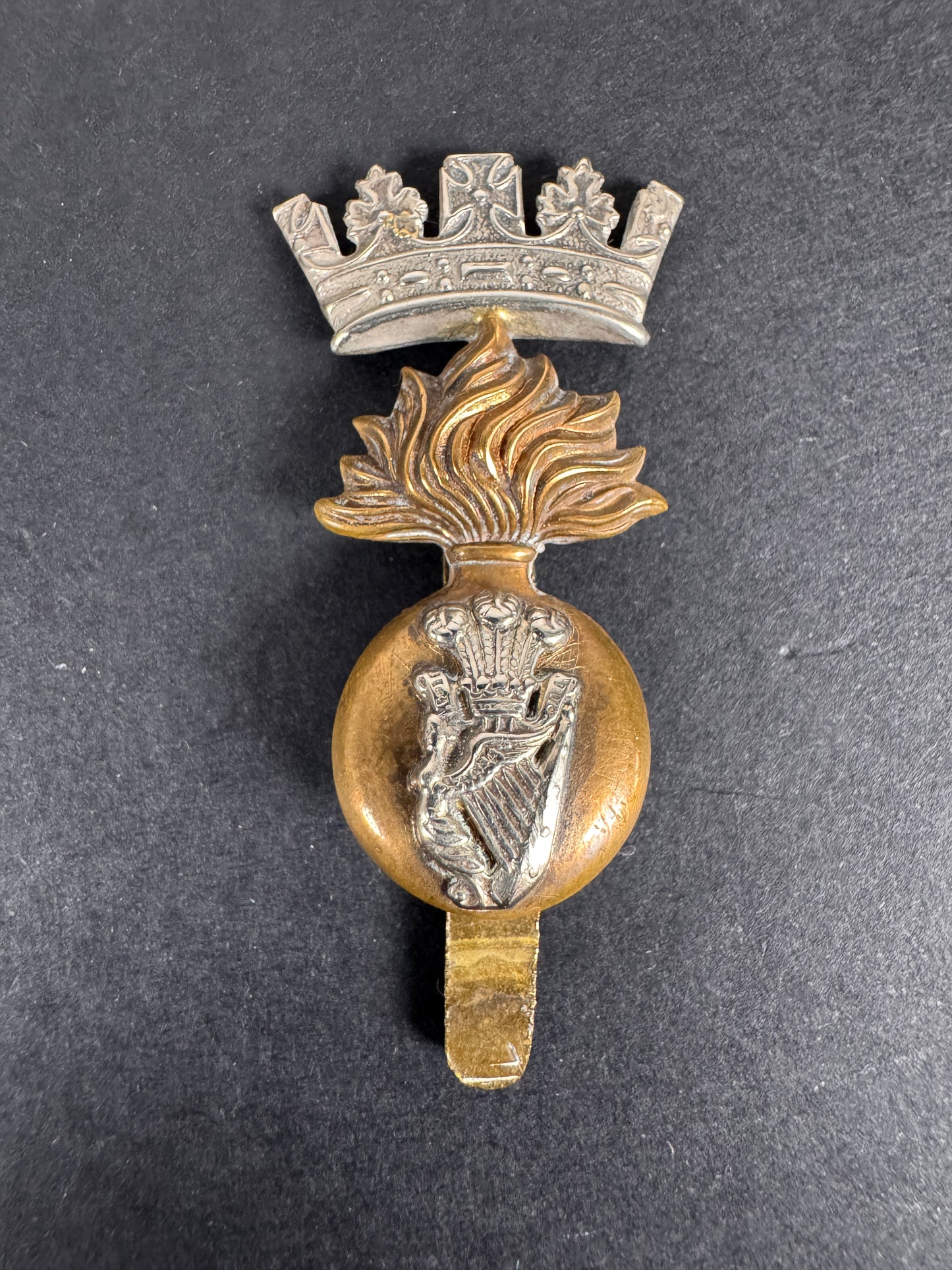 Image of WW2 British Army Royal Irish Fusiliers Cap Badge