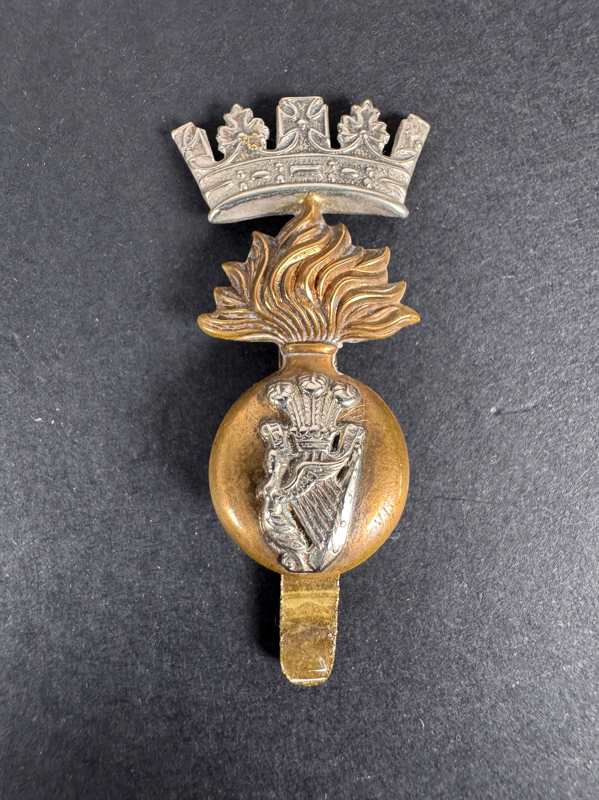 Image of WW2 British Army Royal Irish Fusiliers Cap Badge