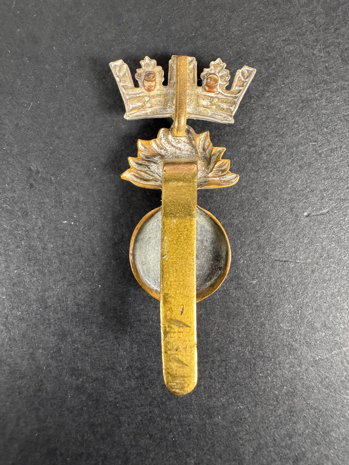 Image of product: ww2 british army royal irish fusiliers cap badge 1