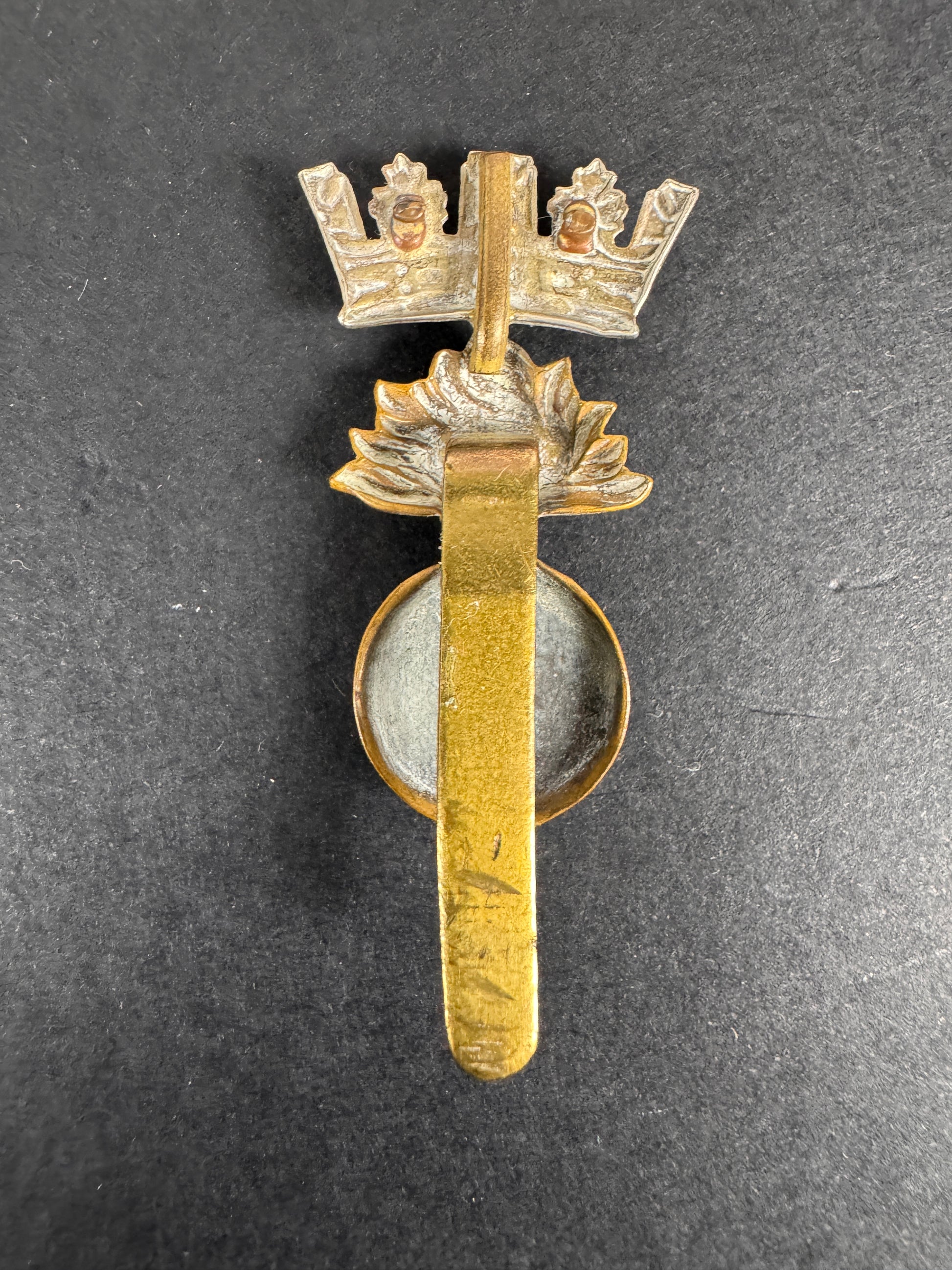 Image of product: ww2 british army royal irish fusiliers cap badge 1