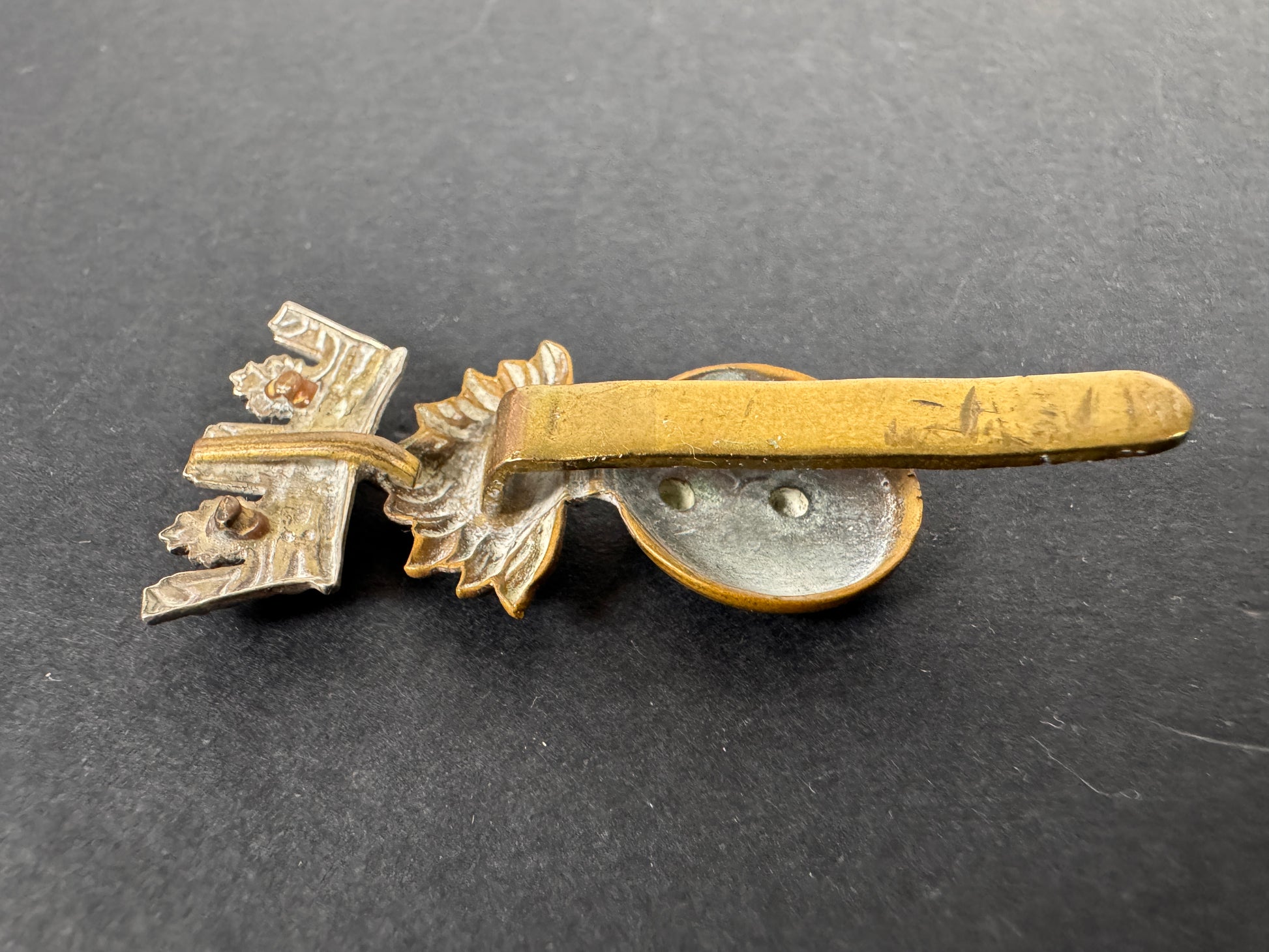 Image of product: ww2 british army royal irish fusiliers cap badge 1