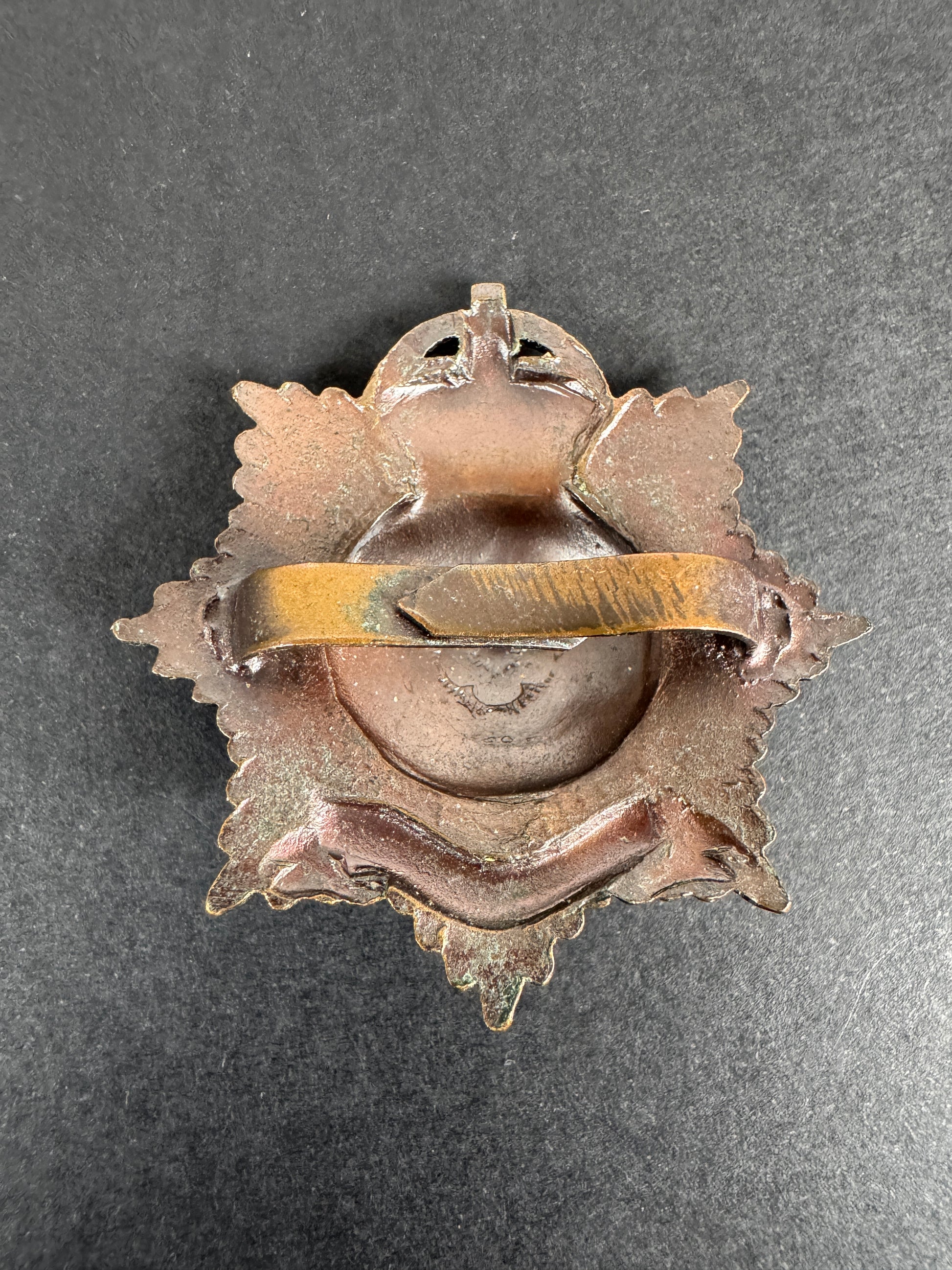 Image of product: ww2 british army hampshire regiment officers service dress cap badge