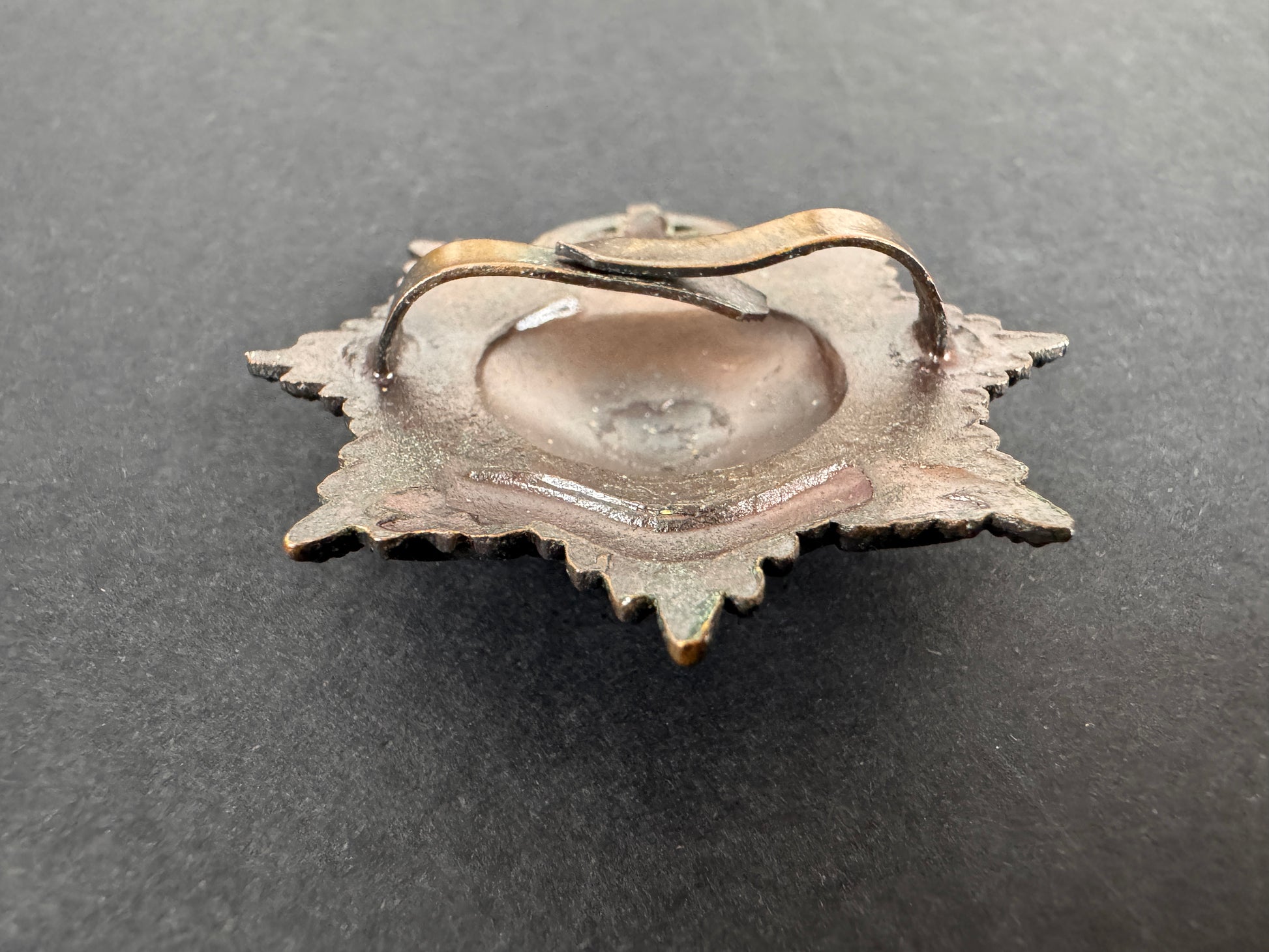 Image of product: ww2 british army hampshire regiment officers service dress cap badge