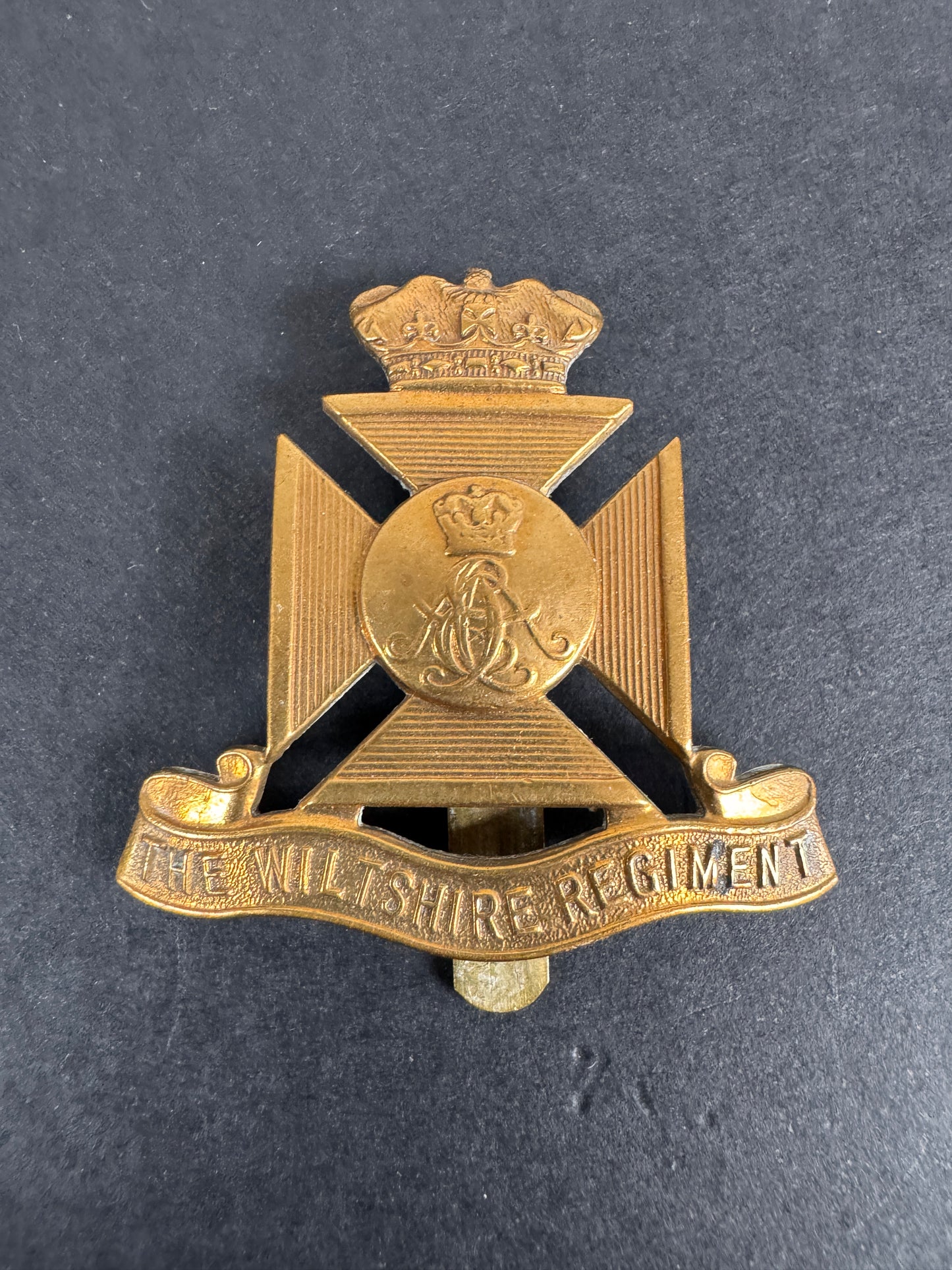 Image of WW1 British Army Wiltshire Regiment Cap Badge