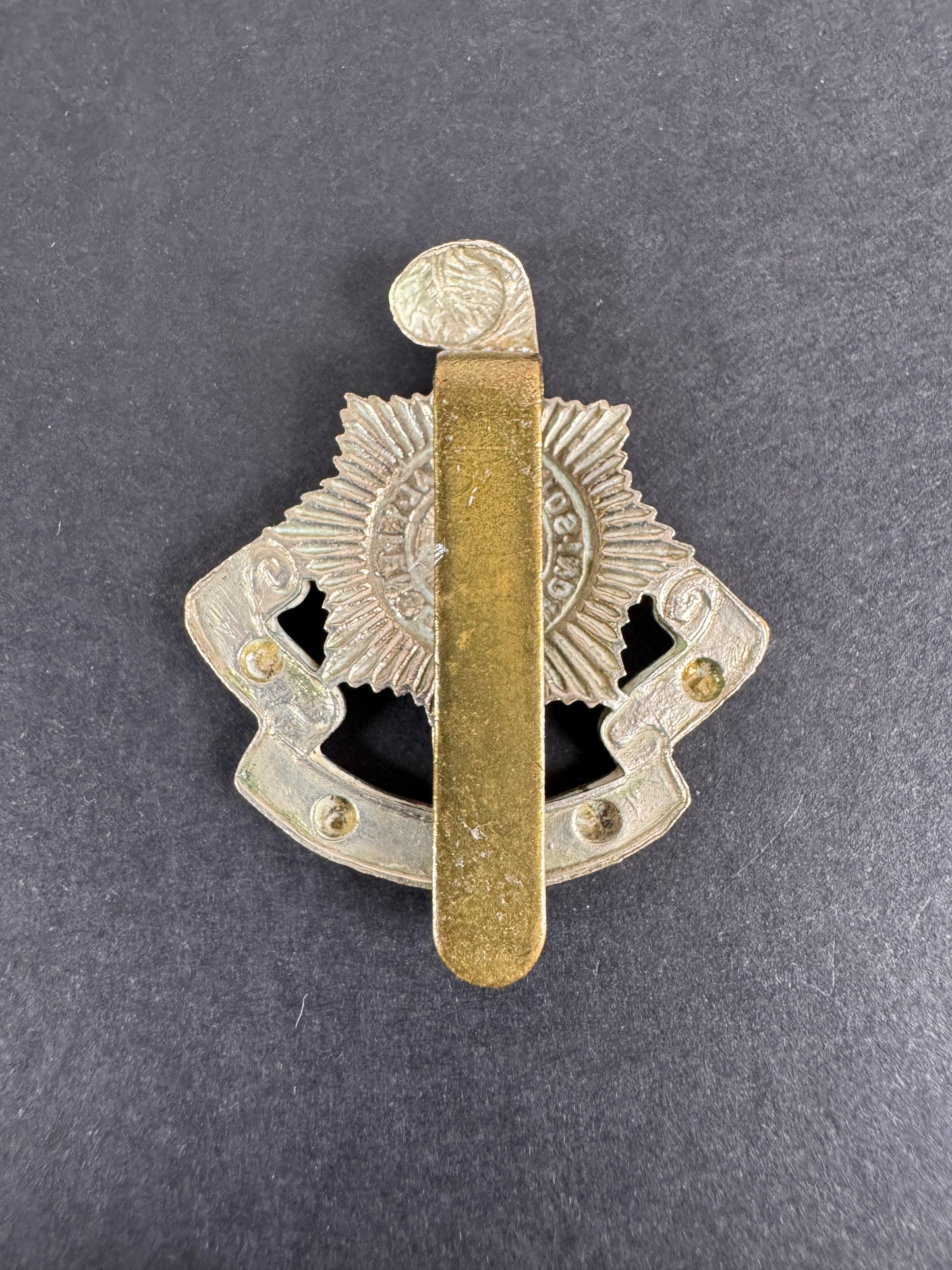 Image of product: ww2 british army royal sussex regiment cap badge 1
