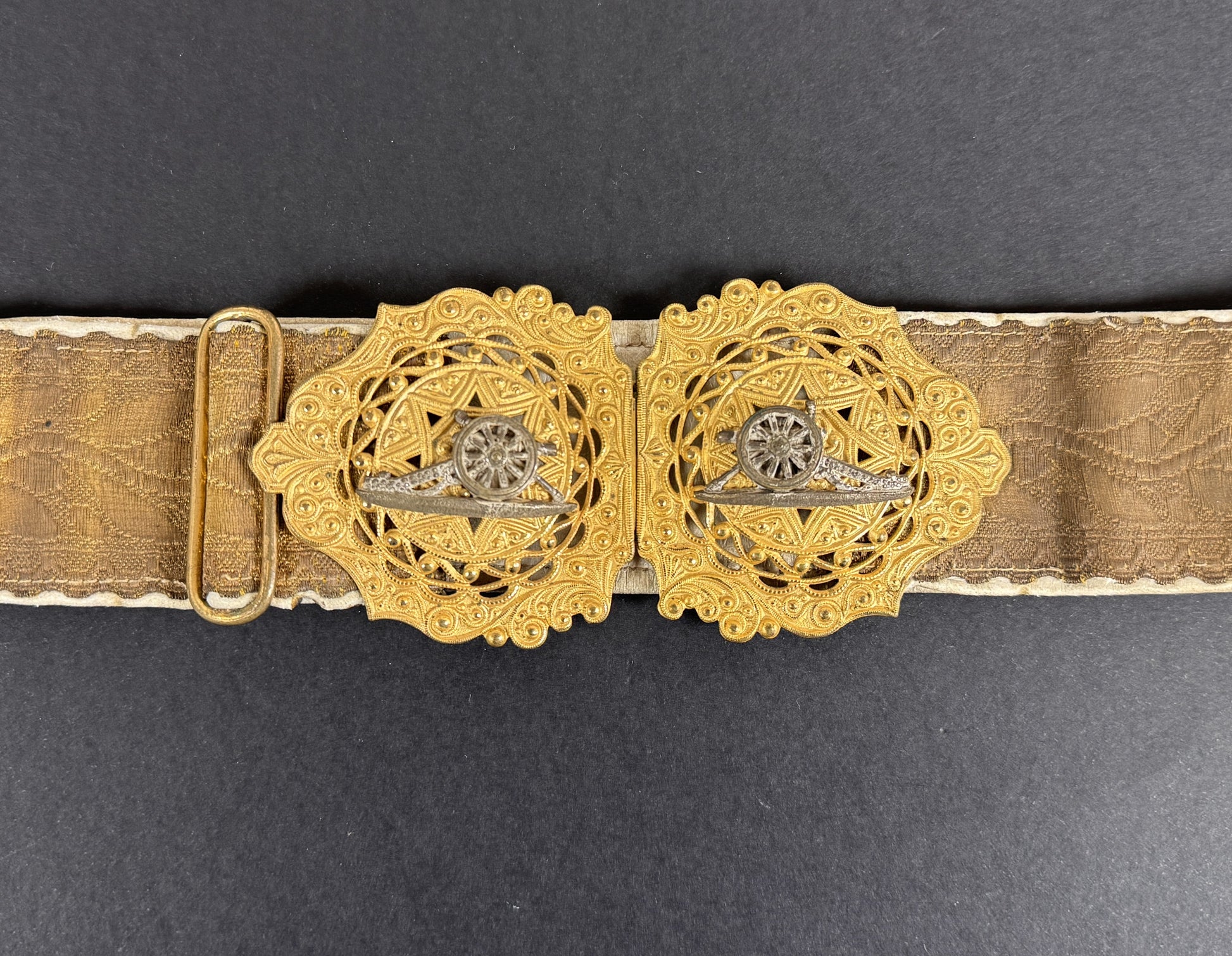 Image of product: edwardian british army royal artillery nurses gilt belt buckle