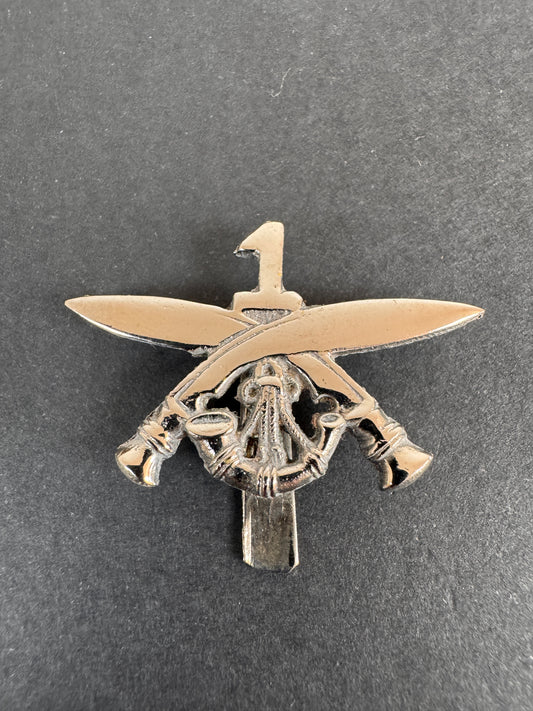 India Army 1st Gorkha (Gurkha) Rifle Regiment Cap Badge - Post Colonial