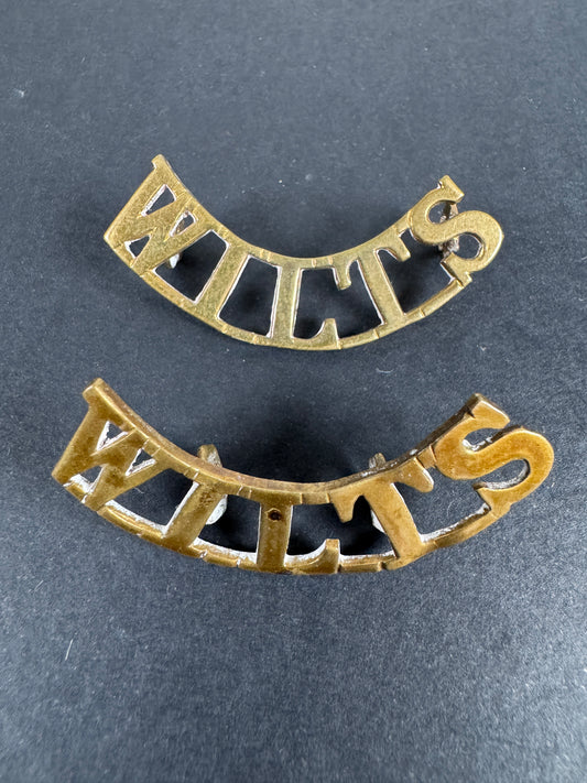 WW2 British Army Wiltshire Regiment Shoulder Titles (Pair)