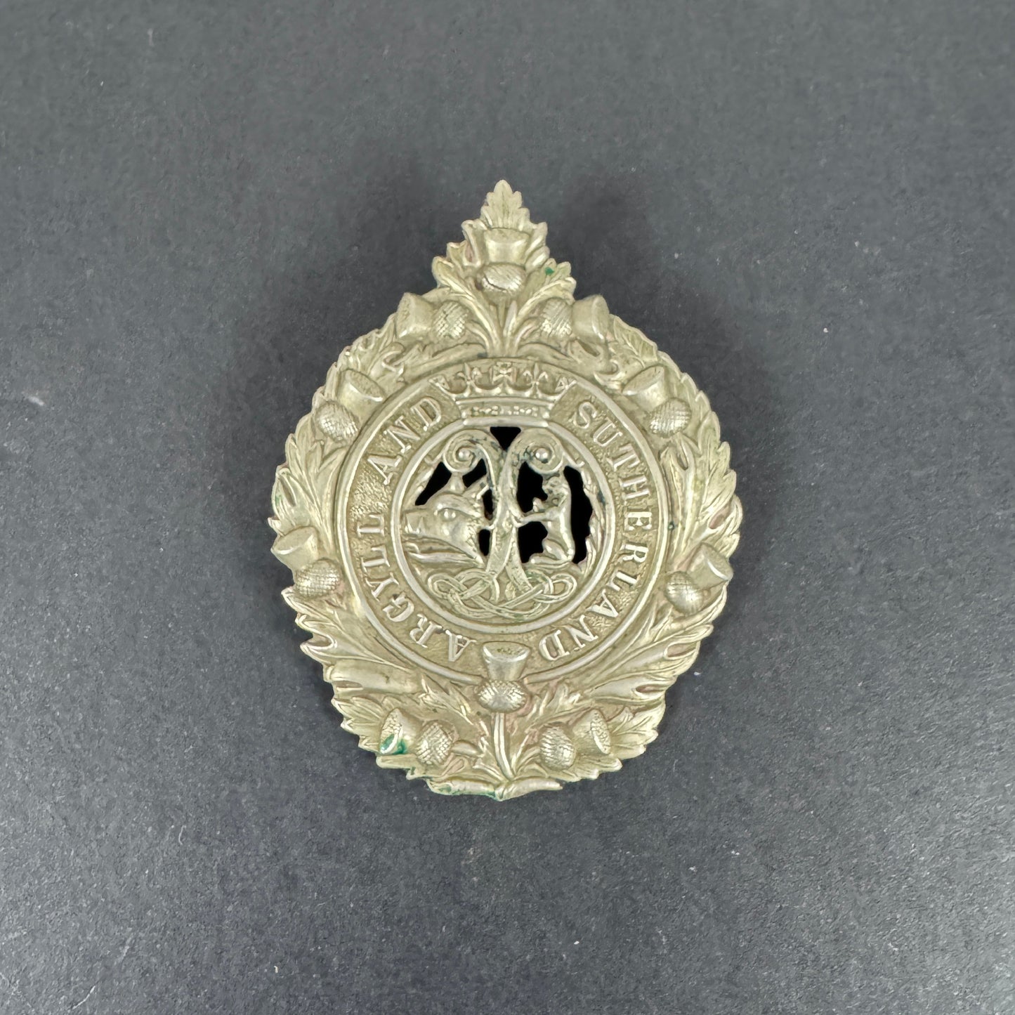 WW2 British Army Argyll Sutherland Highlanders Glengarry Cap Badge