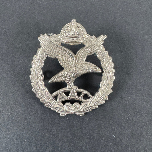 WW2 British Army Air Corps Cap Badge