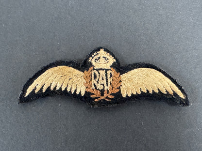 WW2 British Royal Air Force Pilot Wings Badge