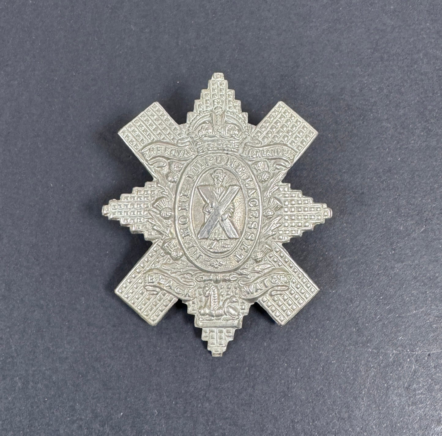 WW1 British Army Royal Highlanders Black Watch Glengarry Cap Badge