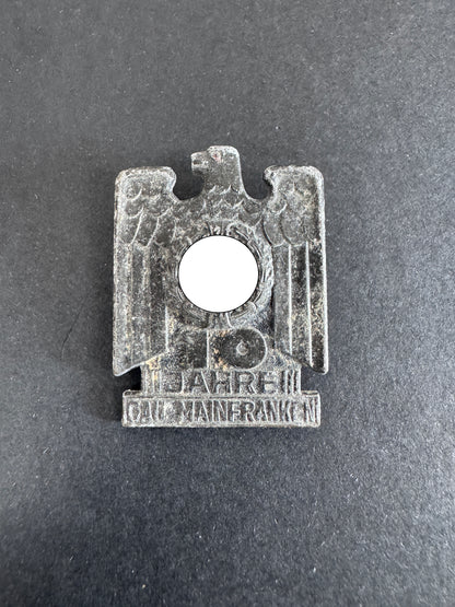 Third Reich 10 Jahre Gau-Mainfranken Anniversary Tinnie Badge