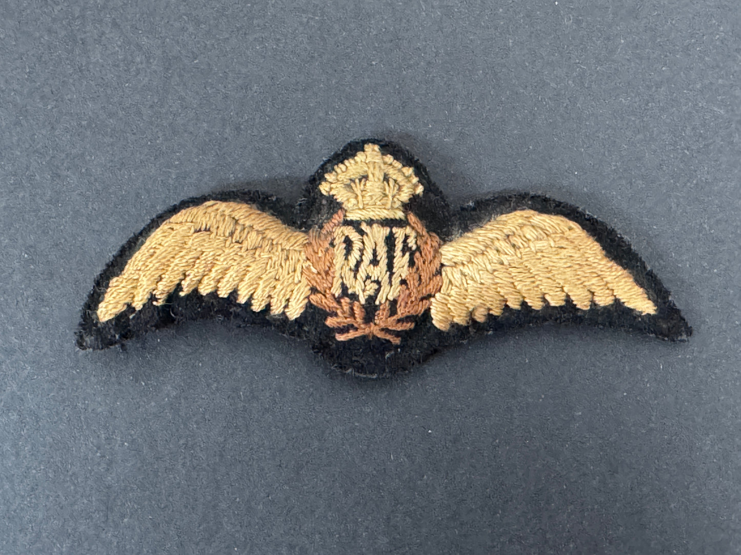 WW2 British Royal Air Force (RAF) Pilot Wings Badge